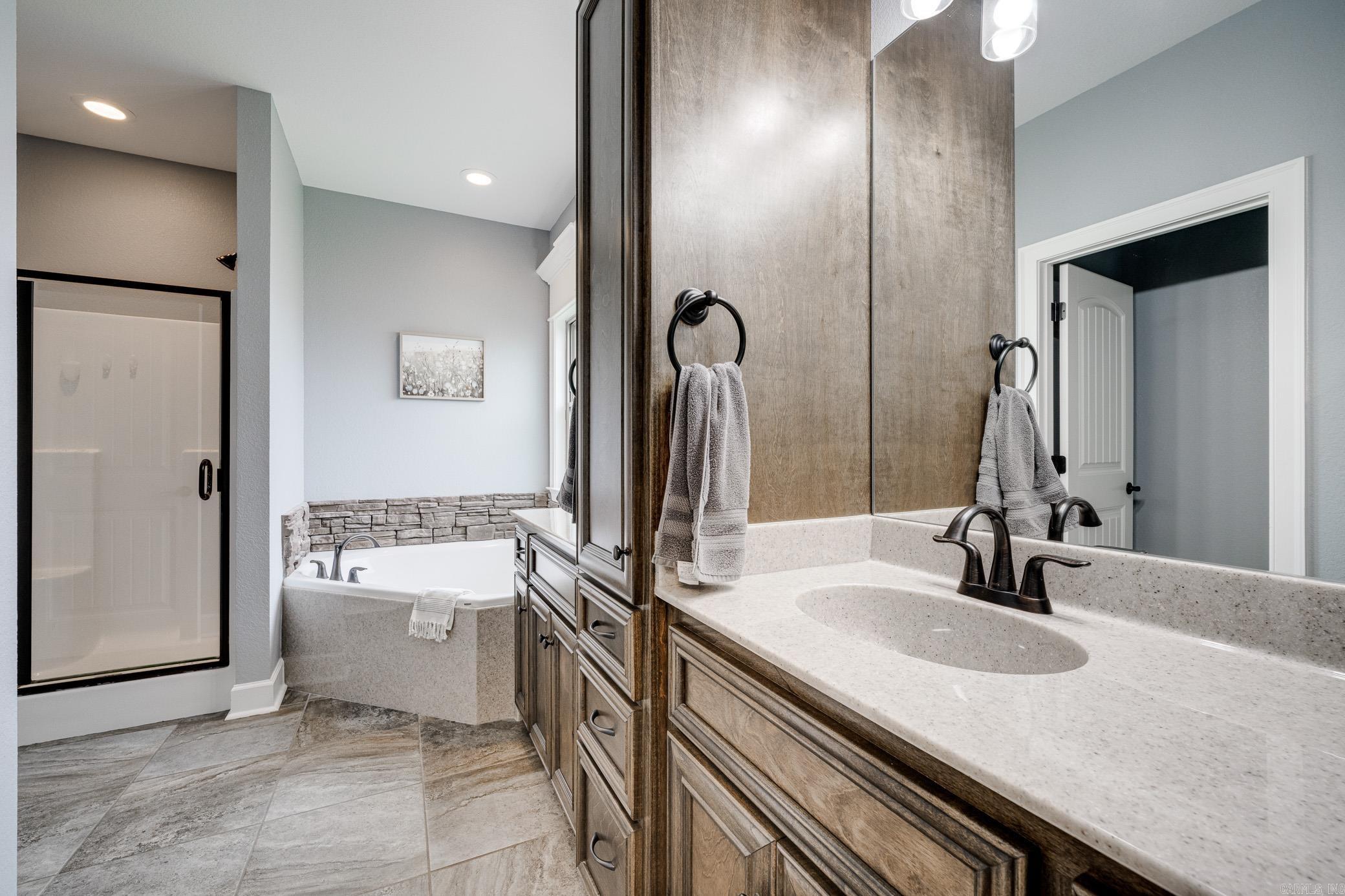 HILL COUNTRY EST - Residential