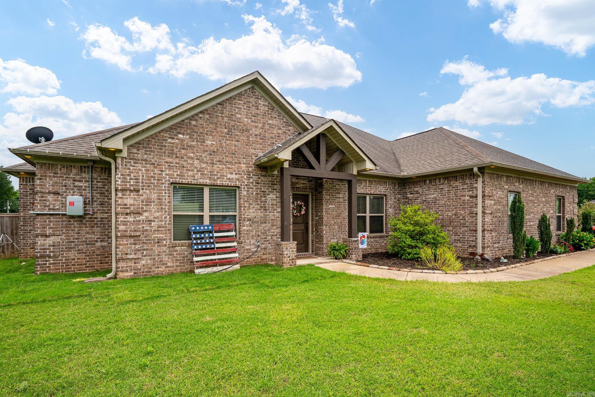 HILL COUNTRY EST - Residential