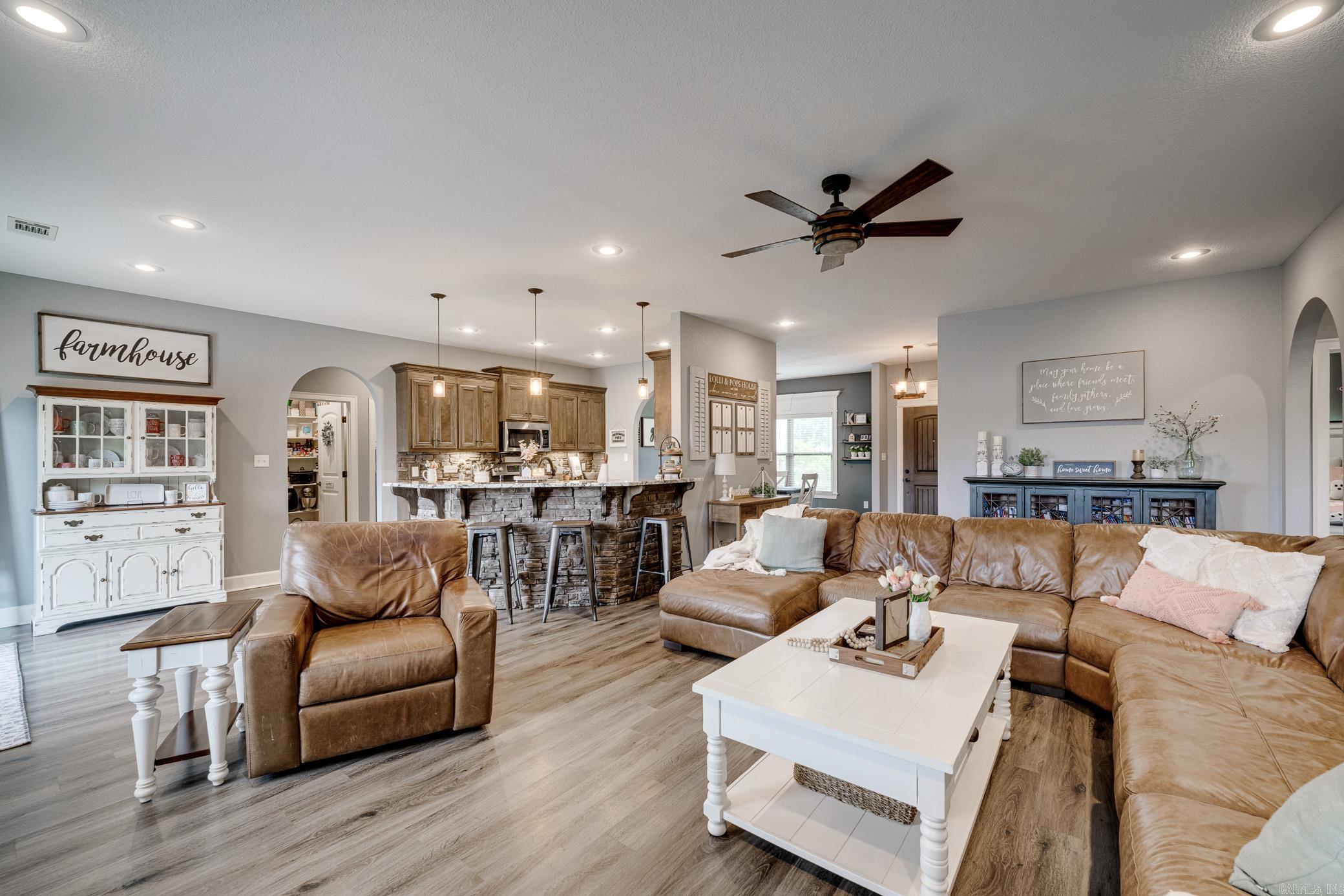 HILL COUNTRY EST - Residential