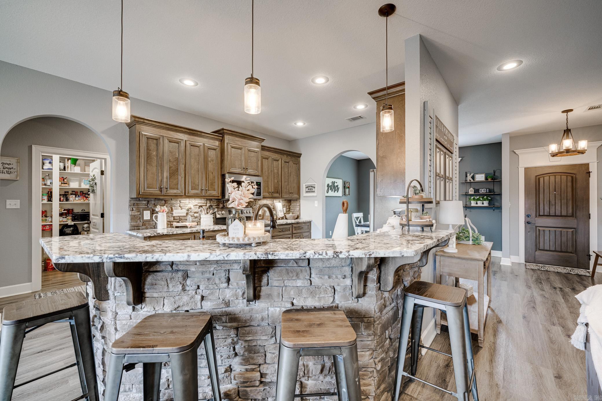 HILL COUNTRY EST - Residential