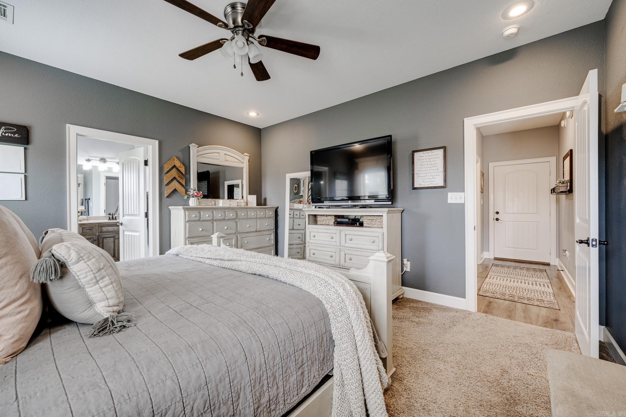 HILL COUNTRY EST - Residential