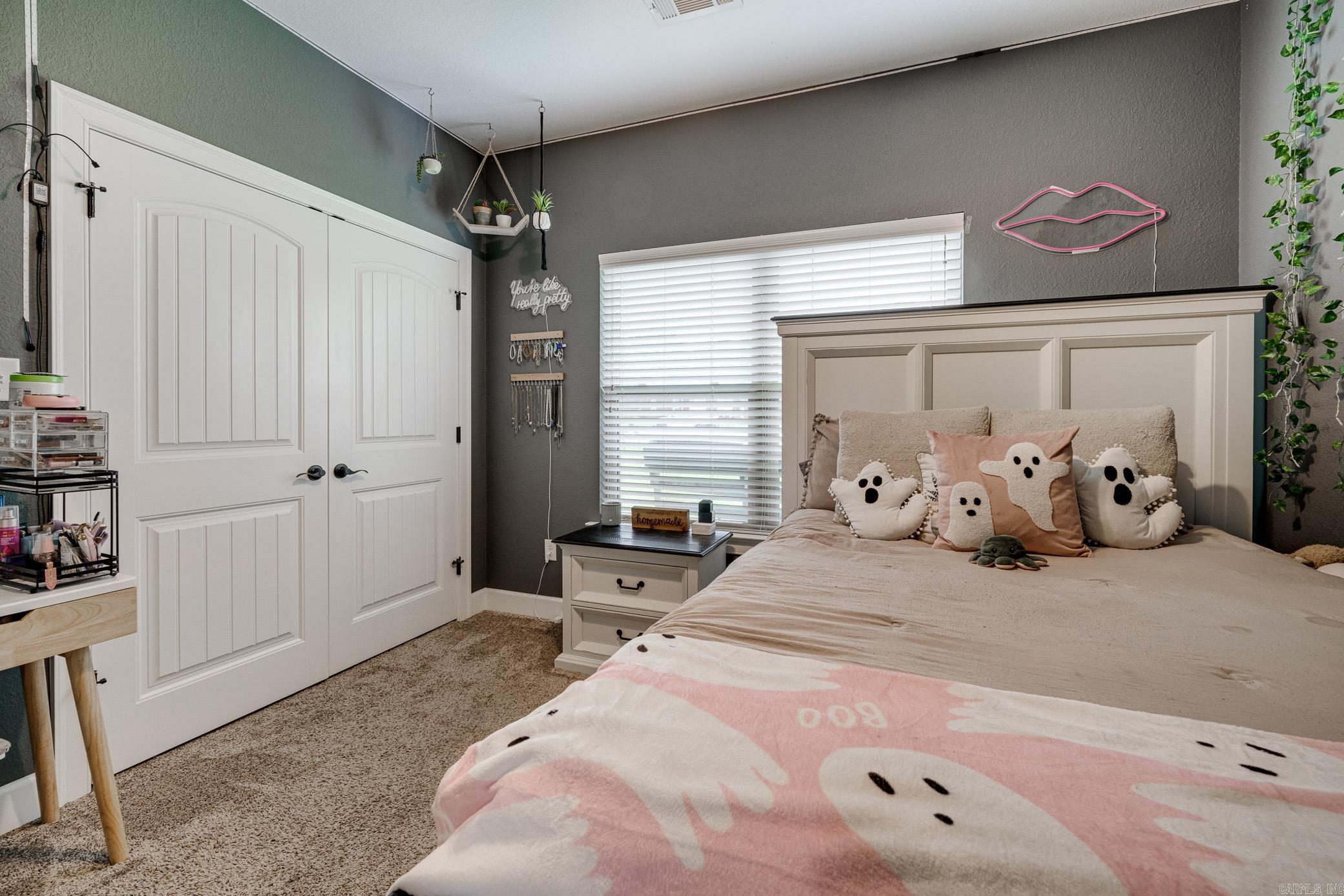 HILL COUNTRY EST - Residential