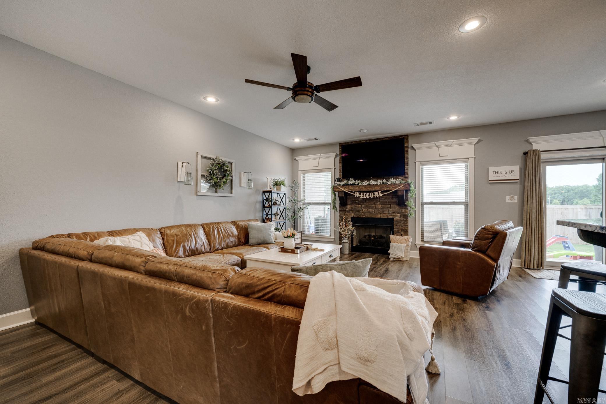 HILL COUNTRY EST - Residential