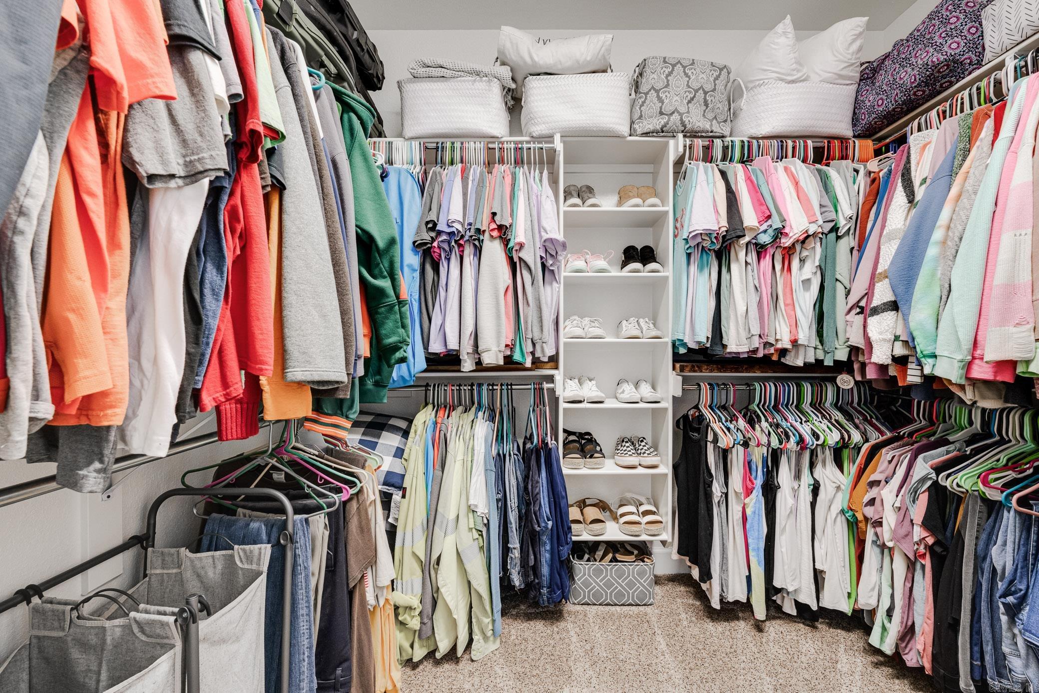 HILL COUNTRY EST - Residential