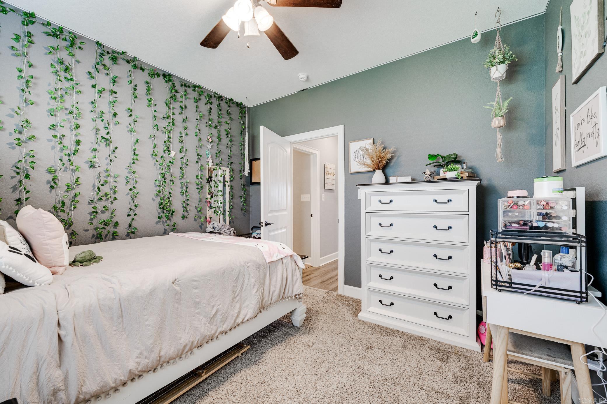 HILL COUNTRY EST - Residential