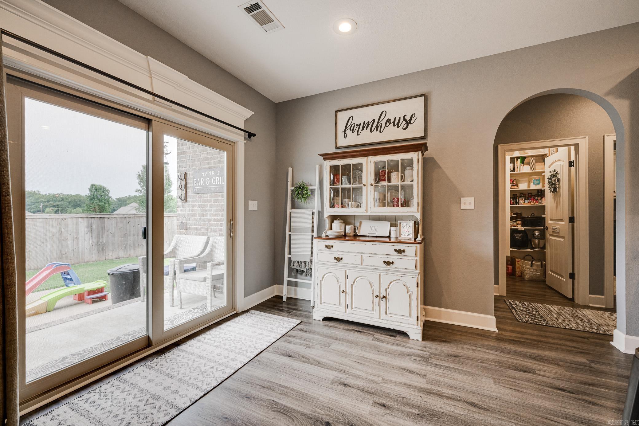 HILL COUNTRY EST - Residential