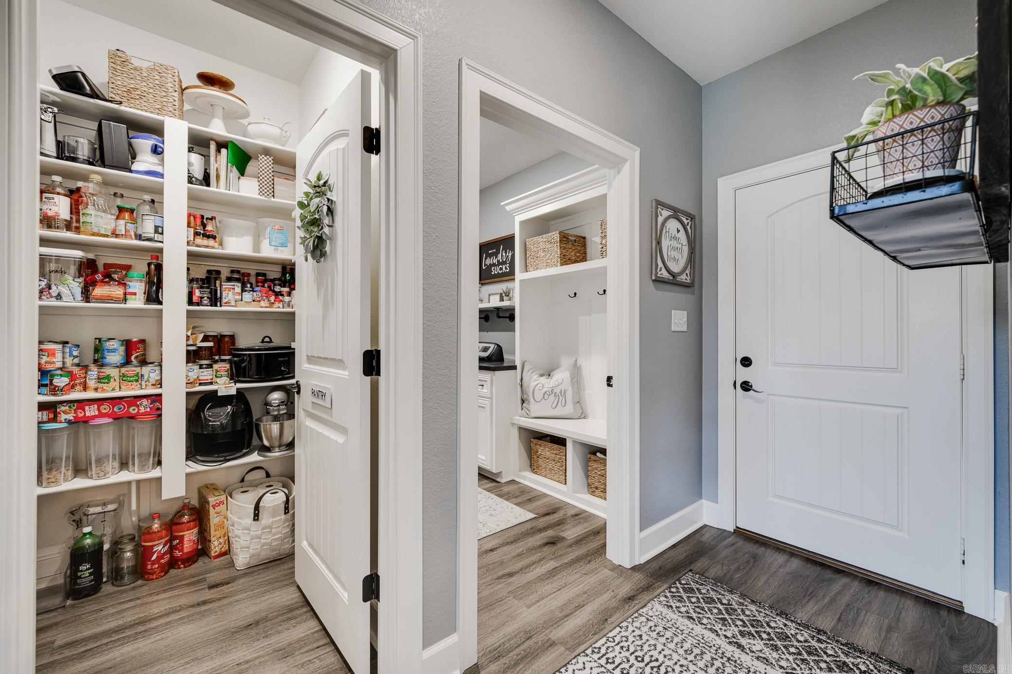 HILL COUNTRY EST - Residential