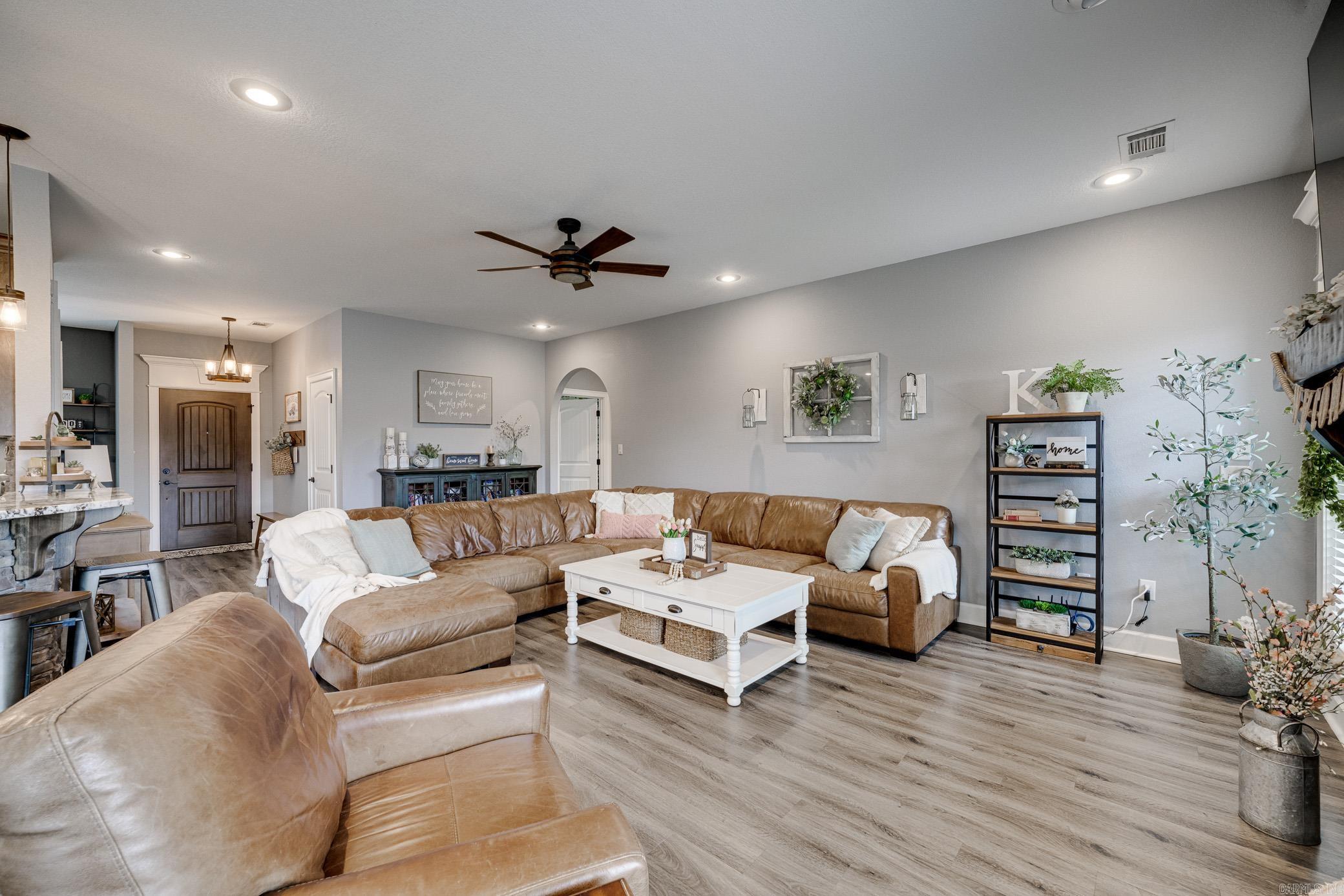 HILL COUNTRY EST - Residential