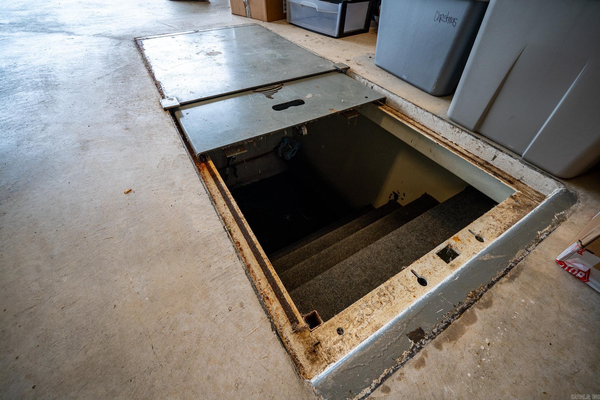 HILL COUNTRY EST - Residential