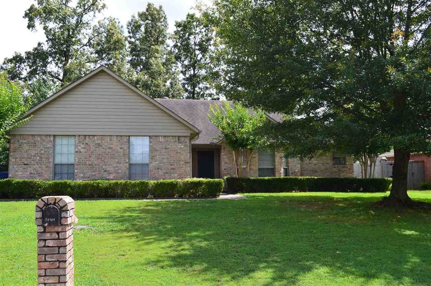 Pristine home nestled on a large corner lot w/mature trees & side entry garage.  This home has it all! Upgraded kitchen with quartz countertops, tile backsplash, antiqued kitchen cabinets and tiled floors. ALL paint and flooring 4 yrs old. Wonderful master bedroom suite with a large master closet, jet tub, double vanities and shower. Living area boasts of a vaulted ceiling and gas log fp. Enjoy the extra large park-like backyard w/full fenced yard, full sprinkler system & gutters w/leaf guards. Won't last!