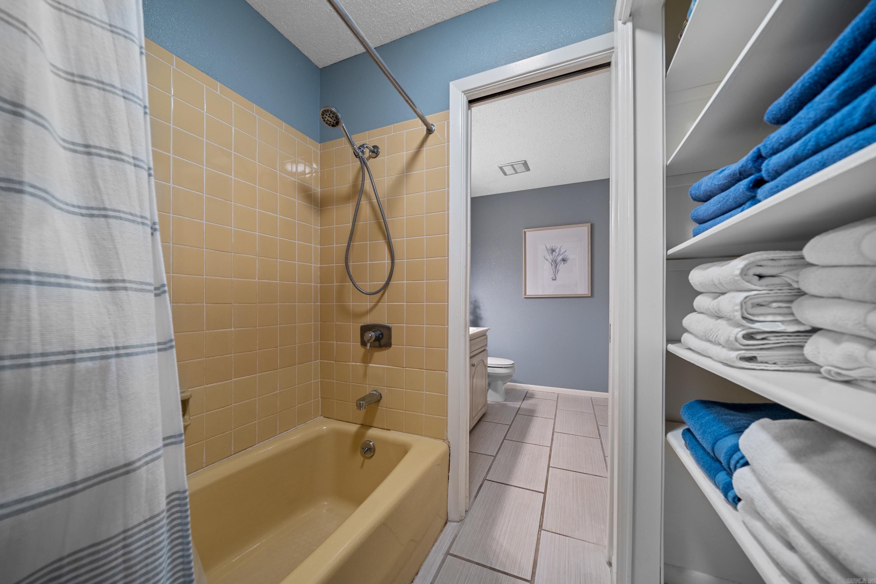 Castellon Courts #1 - Residential