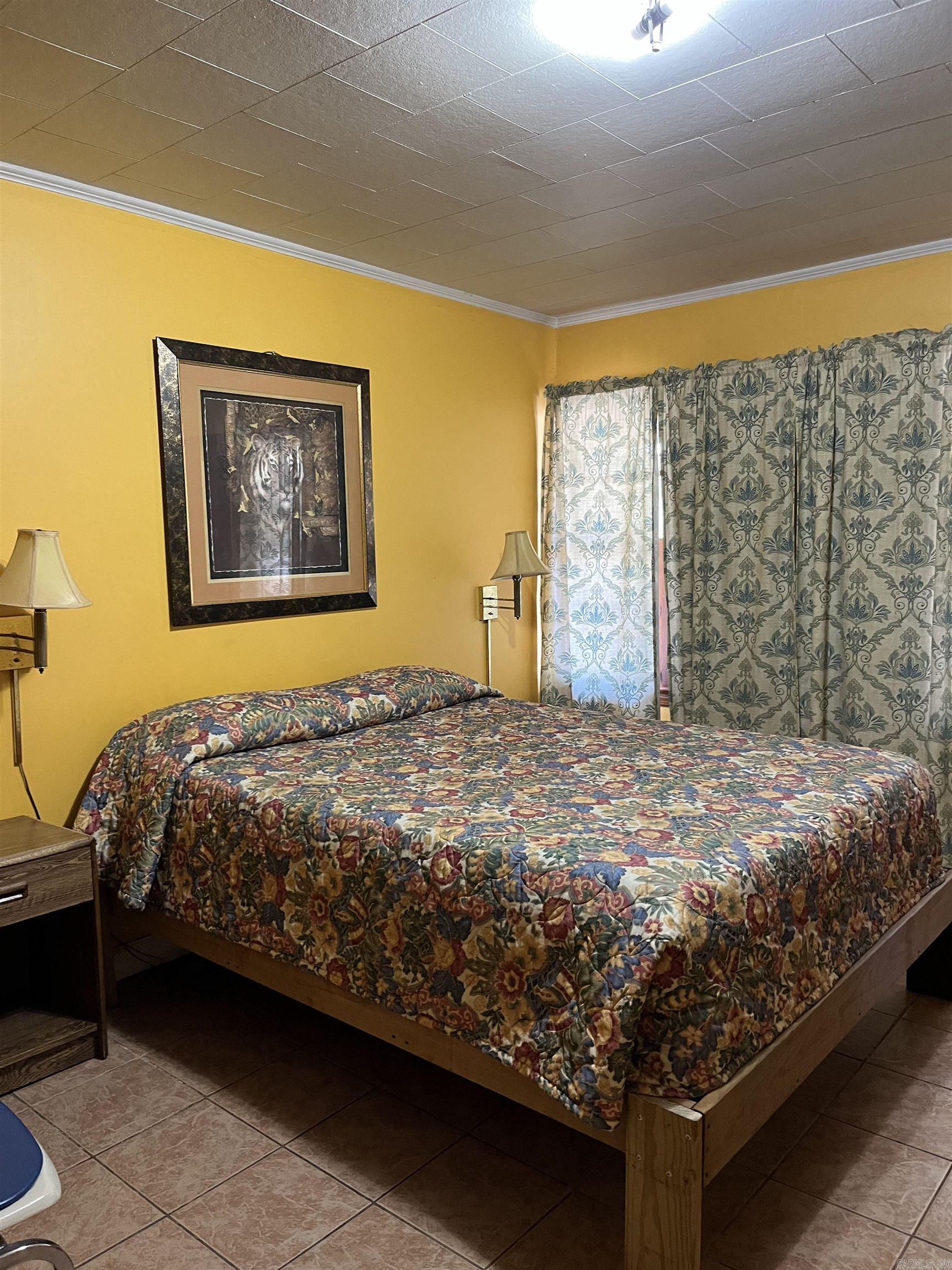 Arnold - Commercial Sale