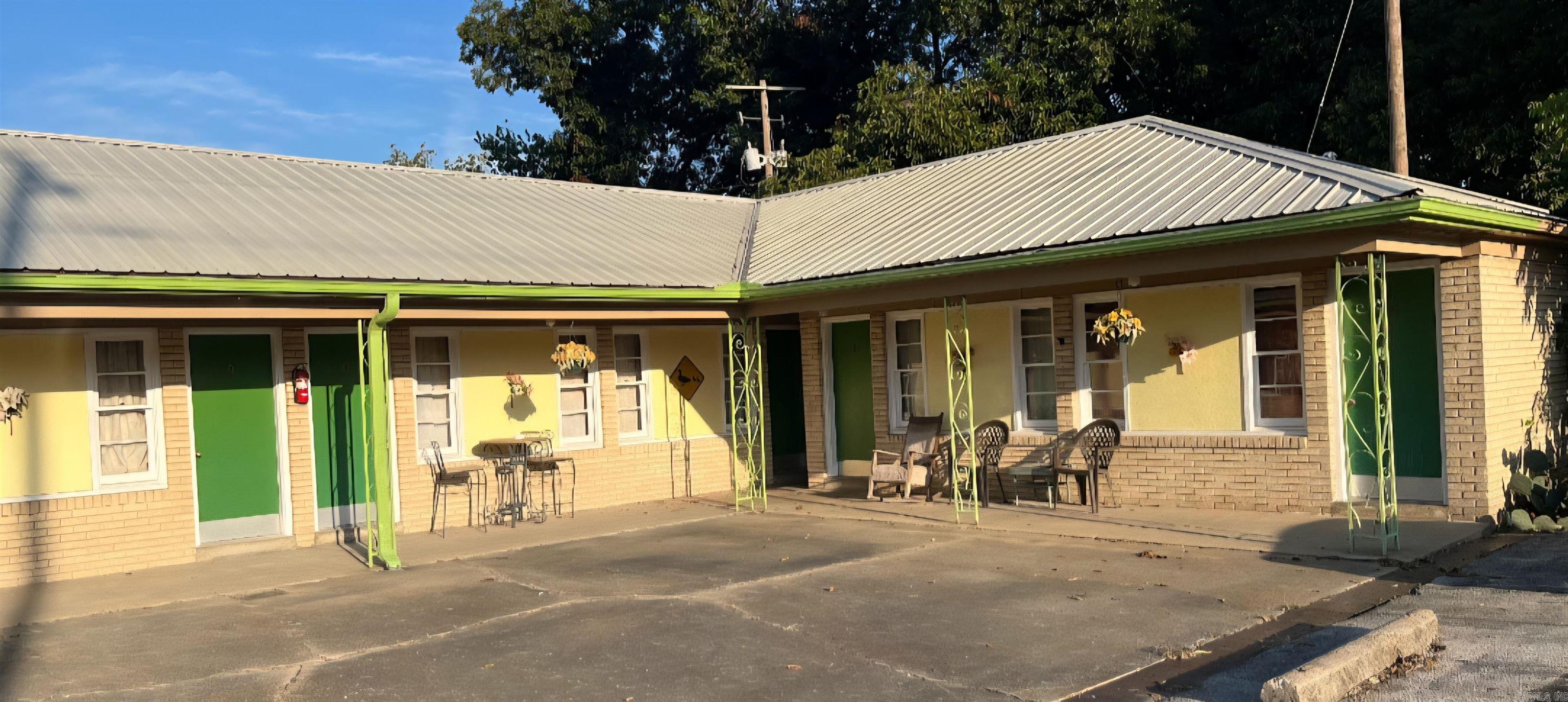 Arnold - Commercial Sale