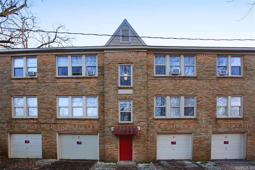 2 Bedroom, 1 bathroom apartment