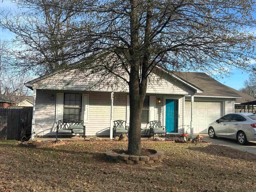 Good starter home or rental, 2 large bedrooms, living room dining room and kitchen, 2 full baths, patio and 1 car garage with privacy & chainlink fence.