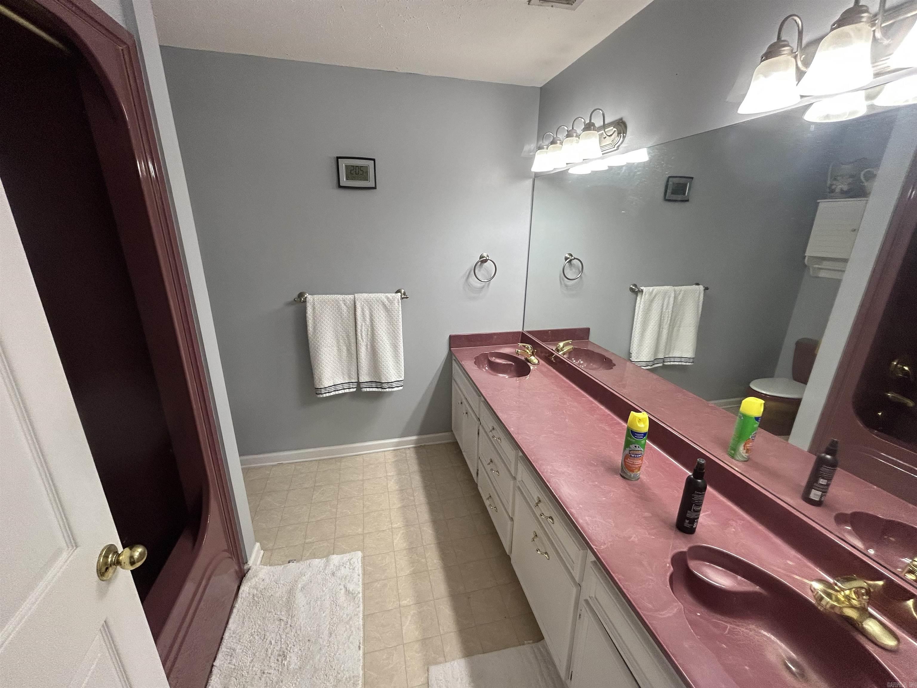 HARTWELL PLACE - Residential