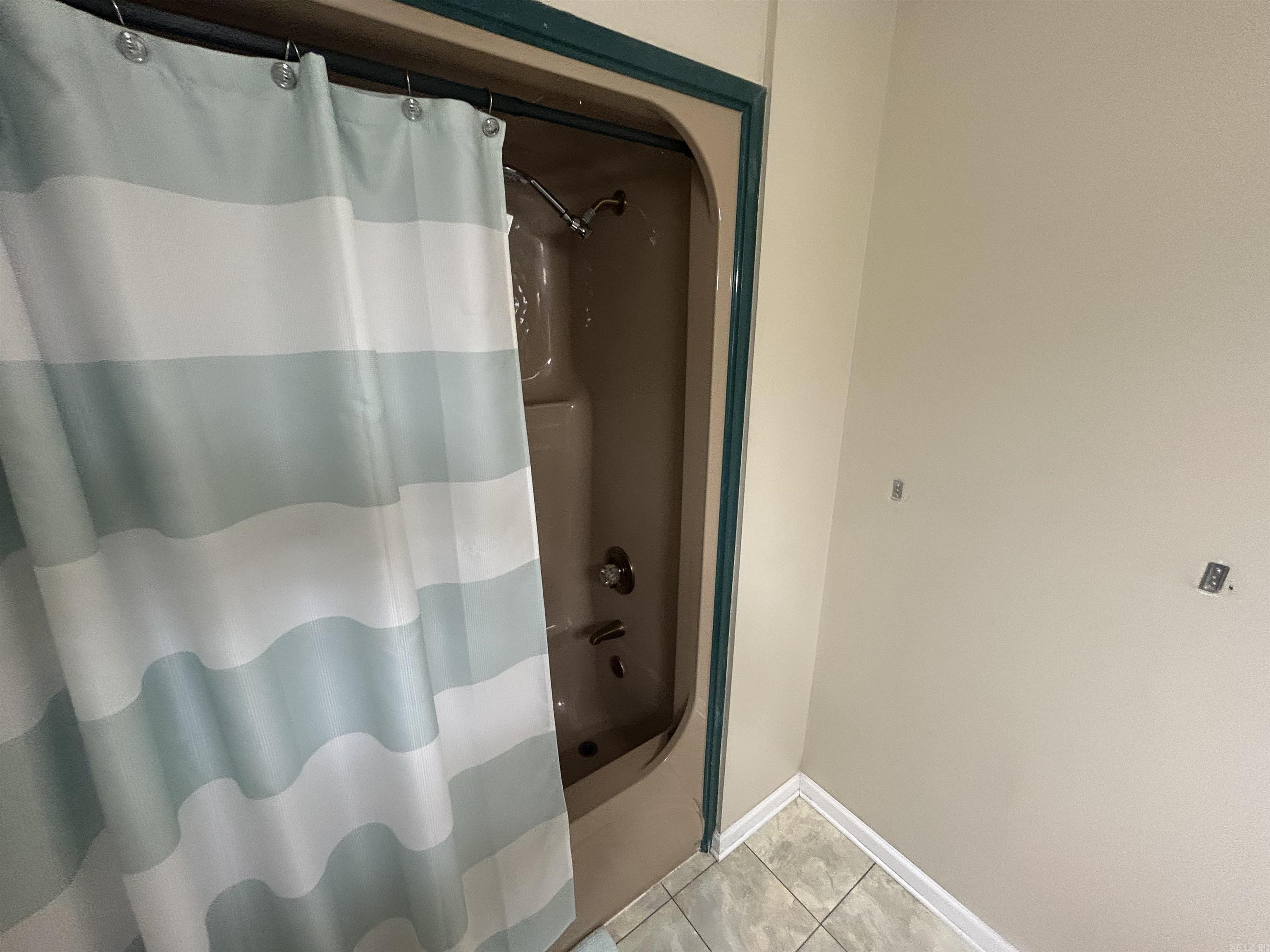 HARTWELL PLACE - Residential