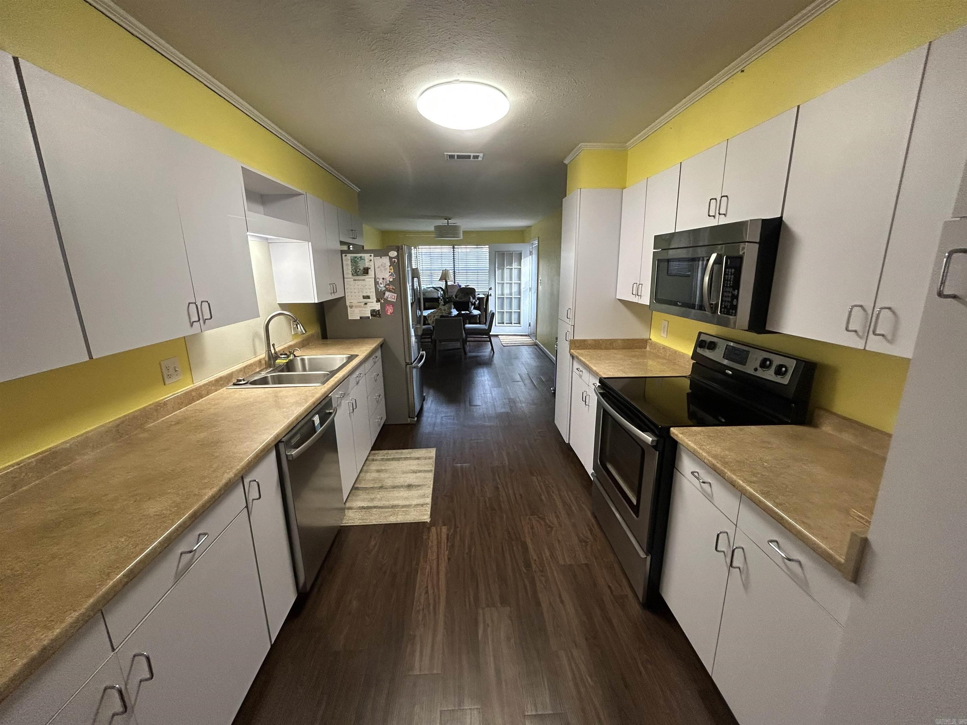 HARTWELL PLACE - Residential