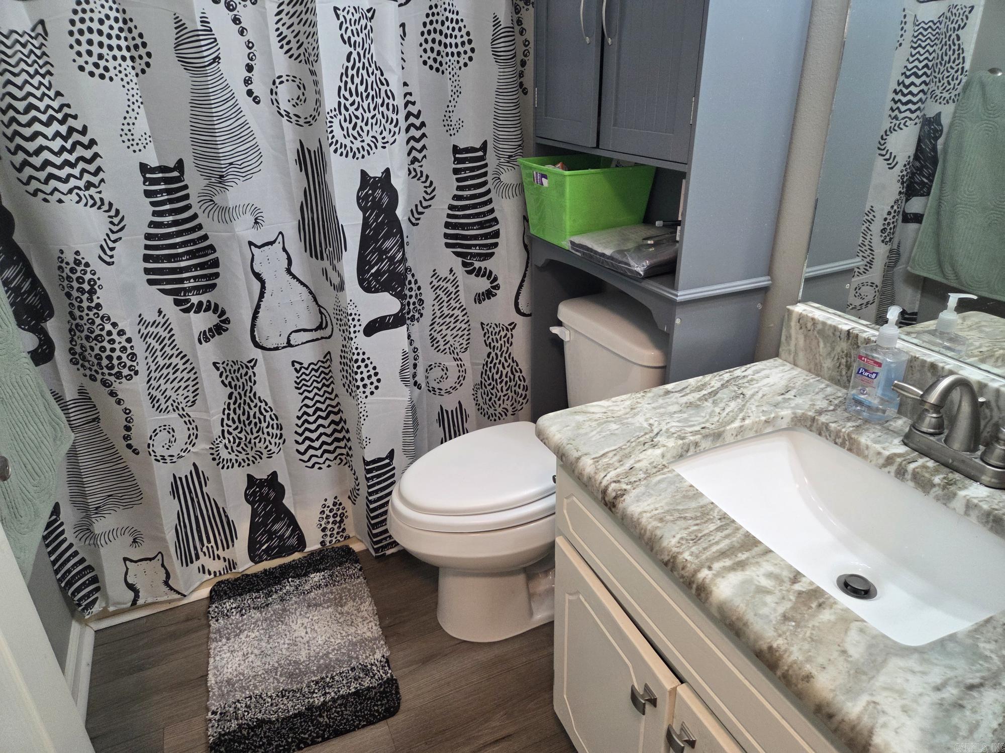 RIVER OAKS COMMONS - Residential