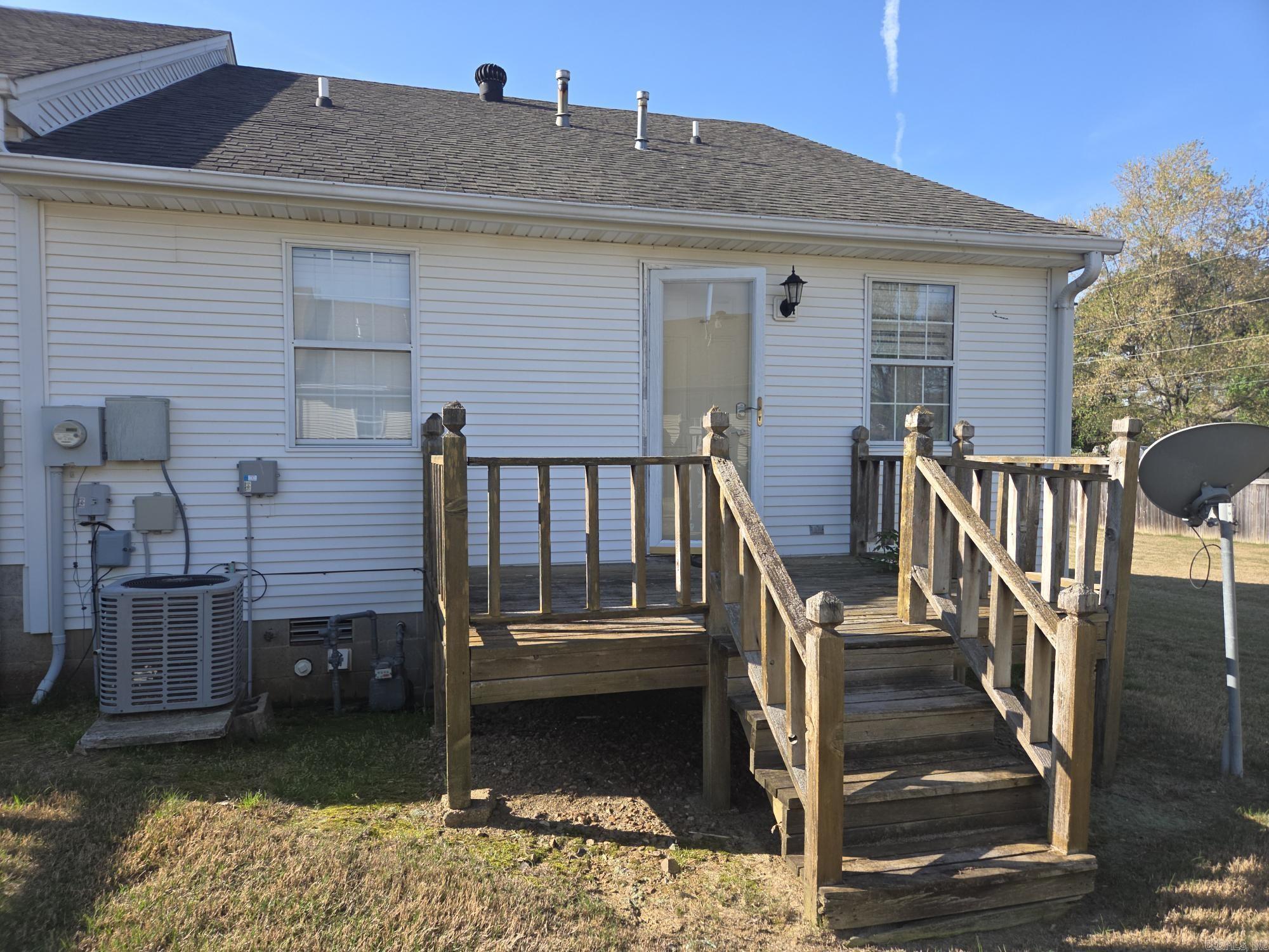 RIVER OAKS COMMONS - Residential