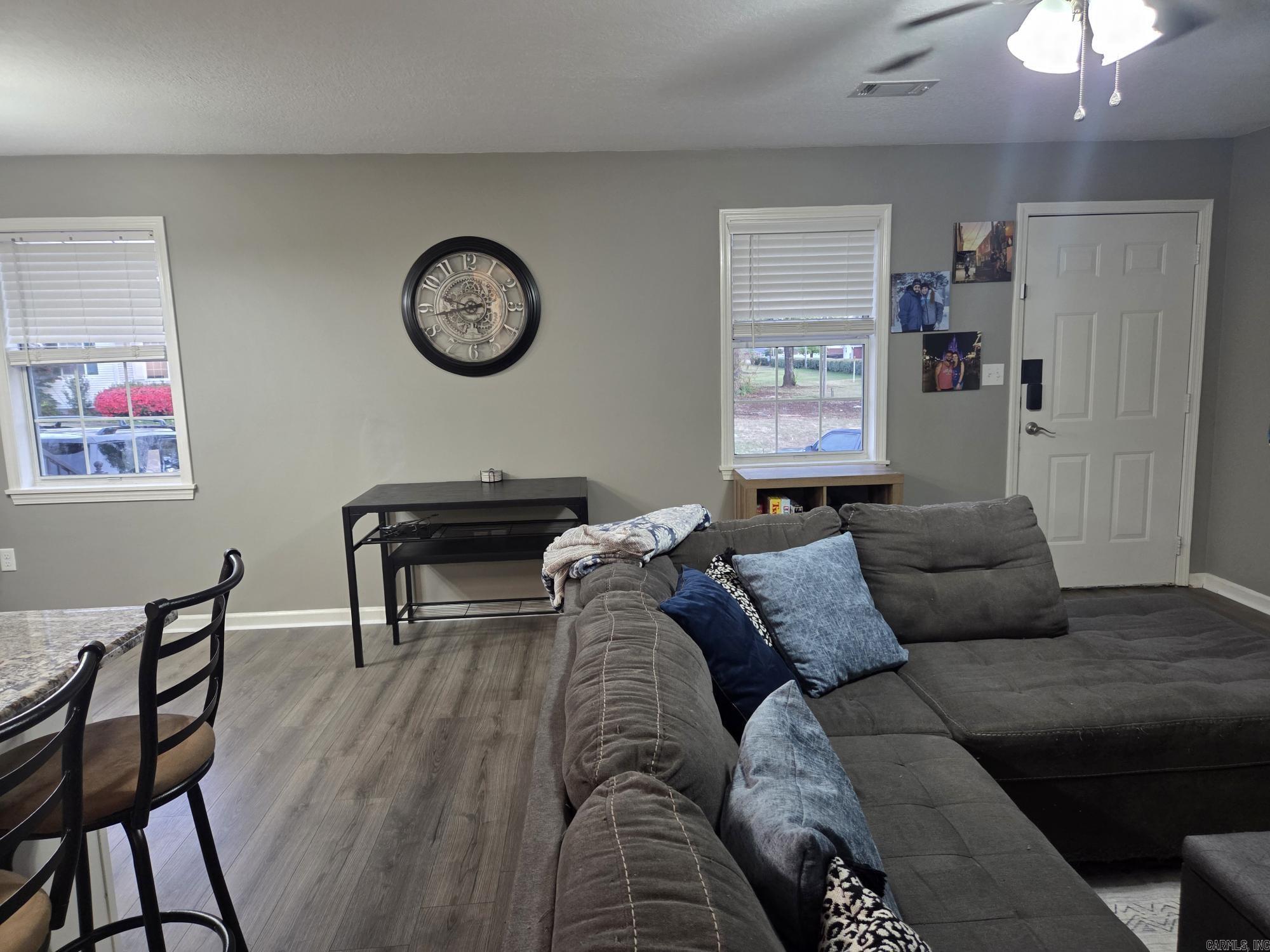 RIVER OAKS COMMONS - Residential