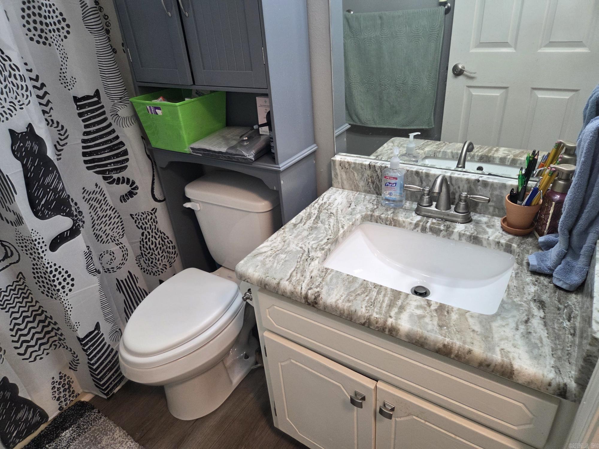 RIVER OAKS COMMONS - Residential