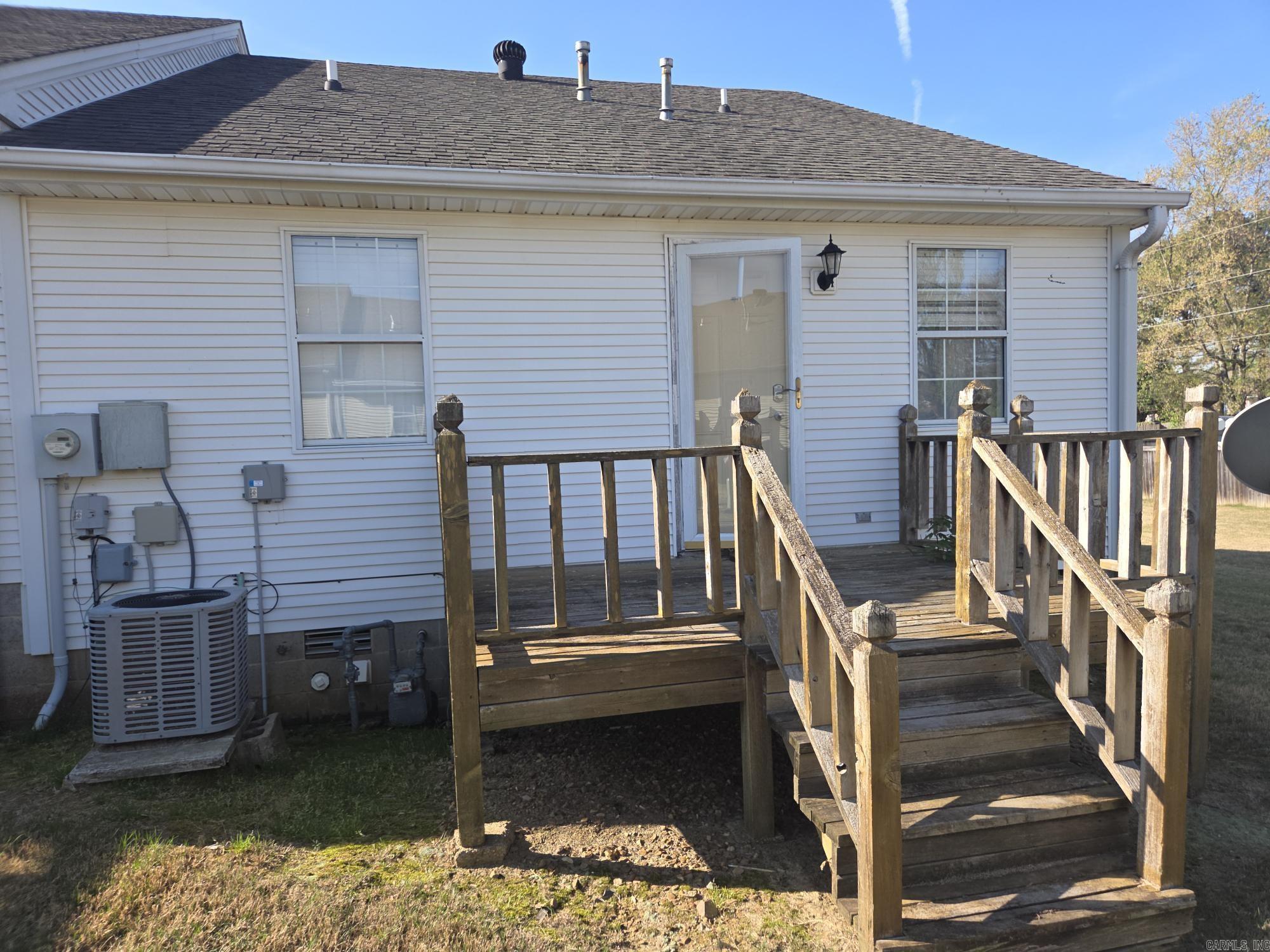 RIVER OAKS COMMONS - Residential