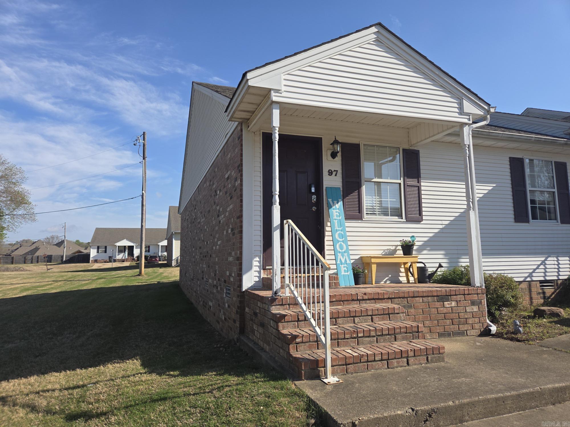 RIVER OAKS COMMONS - Residential