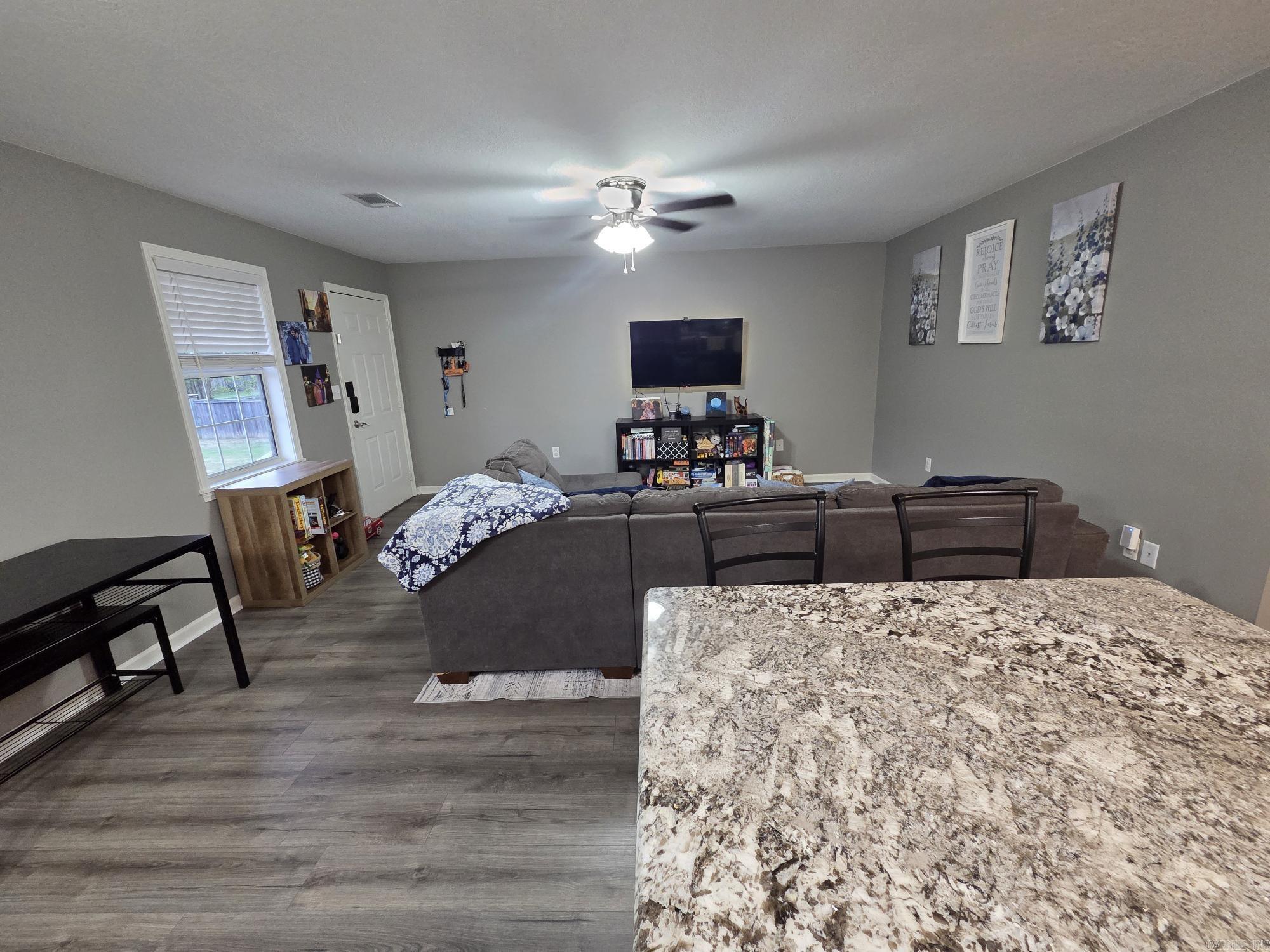 RIVER OAKS COMMONS - Residential