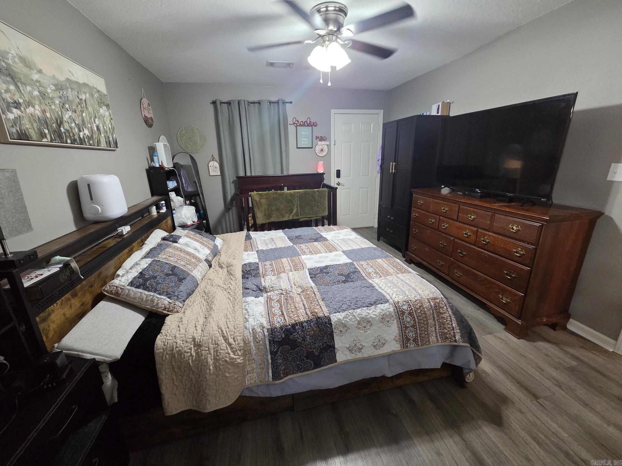 RIVER OAKS COMMONS - Residential