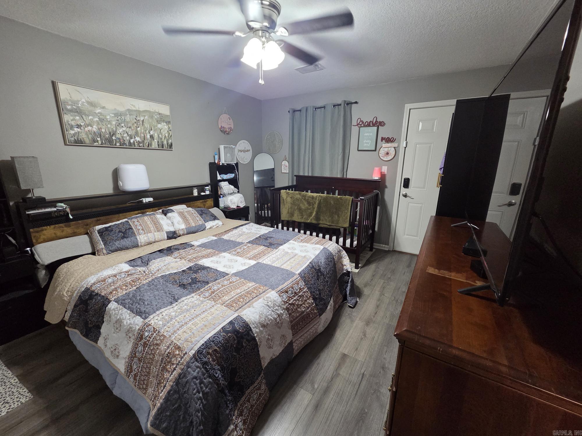 RIVER OAKS COMMONS - Residential