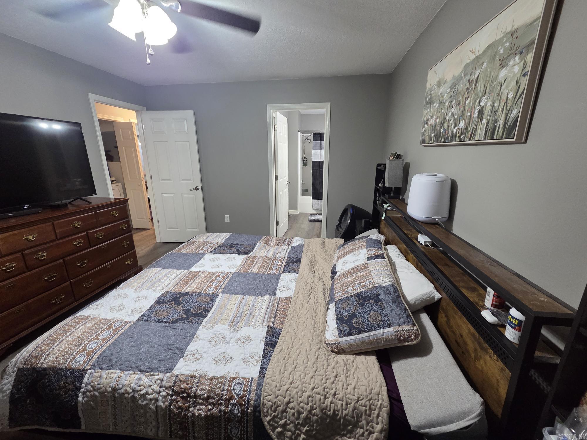 RIVER OAKS COMMONS - Residential