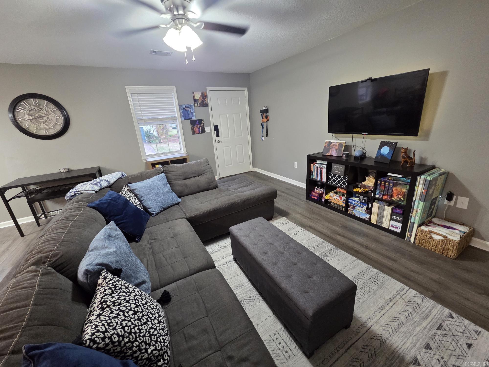 RIVER OAKS COMMONS - Residential