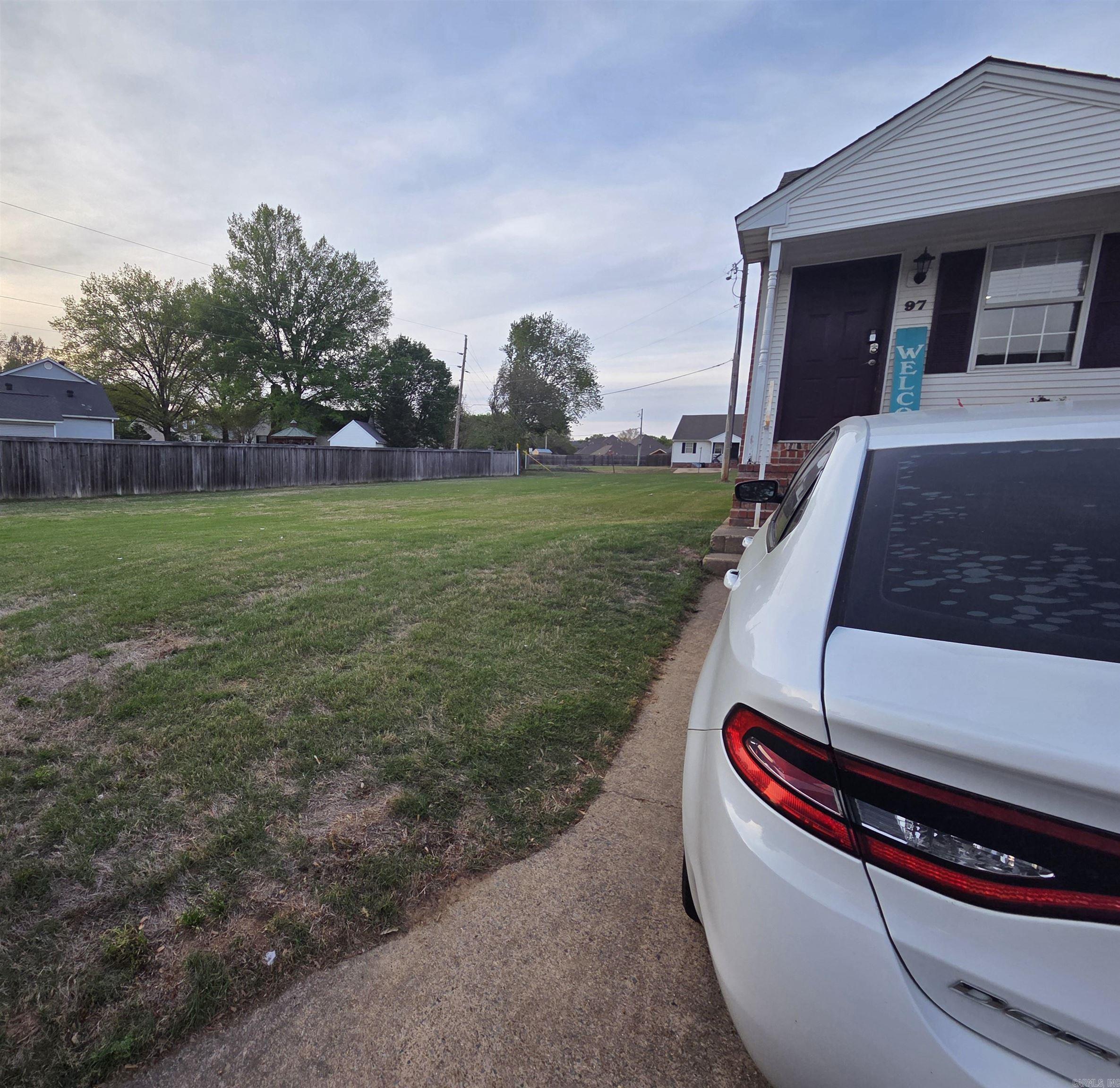 RIVER OAKS COMMONS - Residential