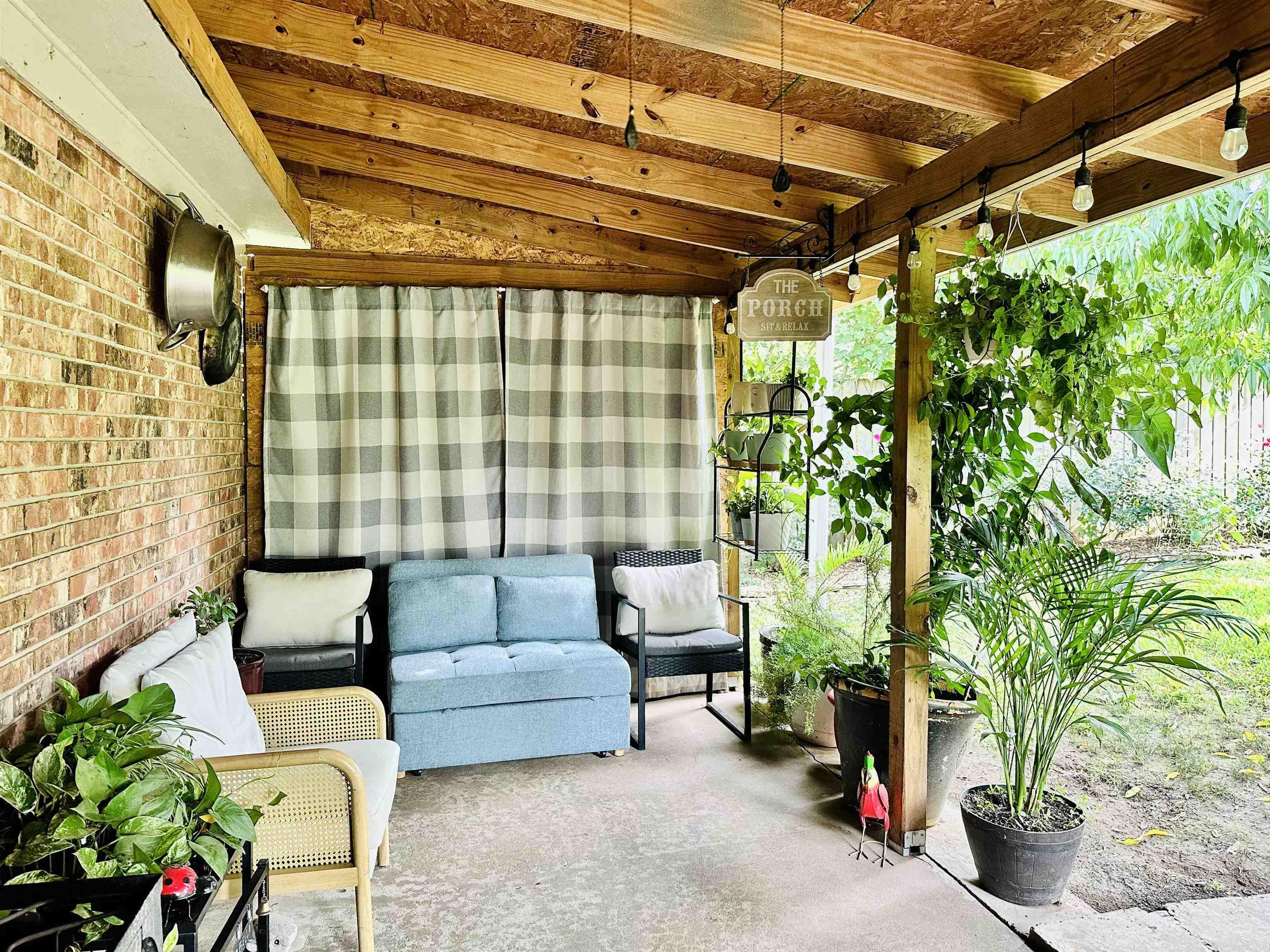 LAMBERT TERRACE - Residential