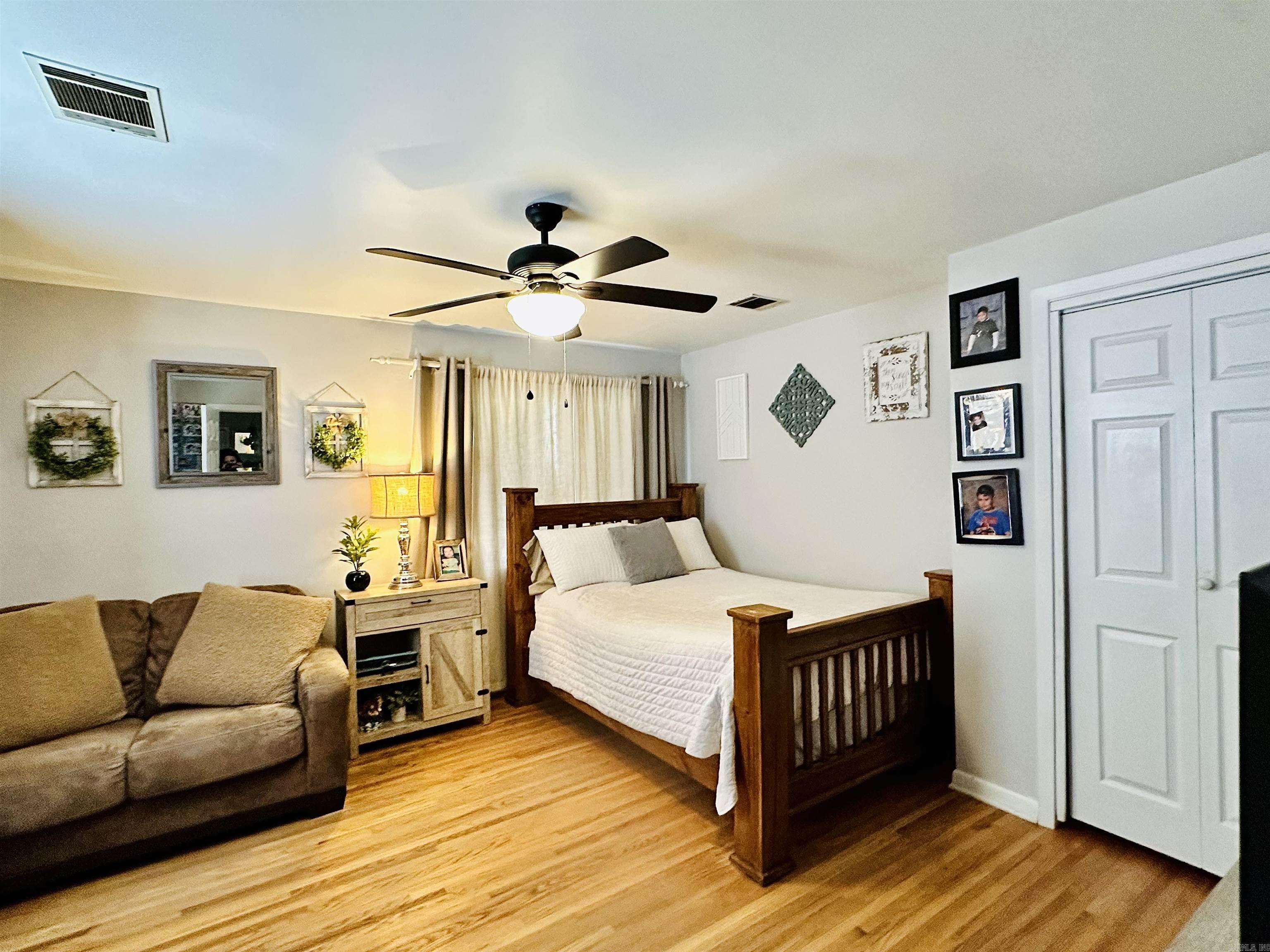 LAMBERT TERRACE - Residential