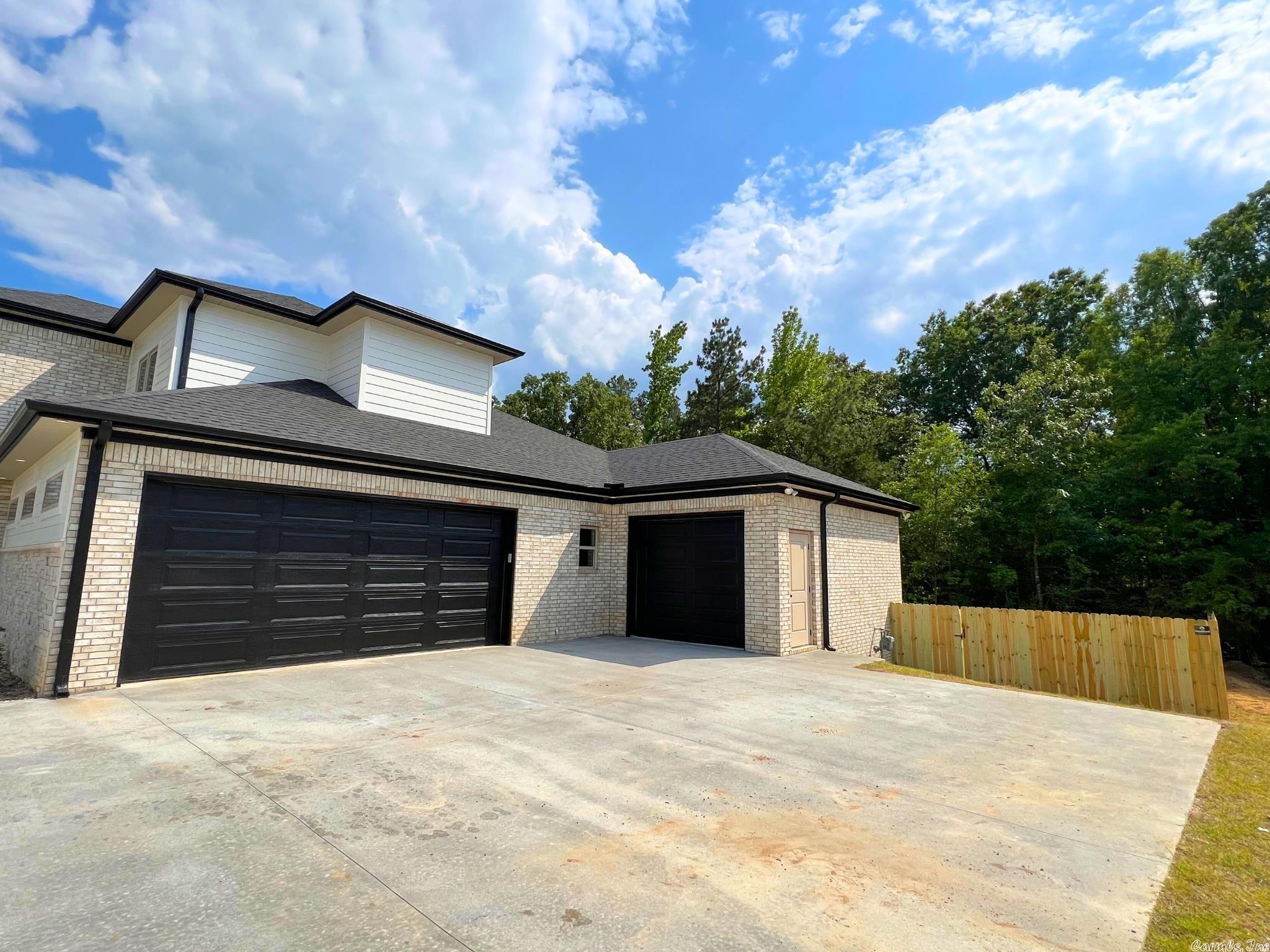 STONEBROOK - Residential