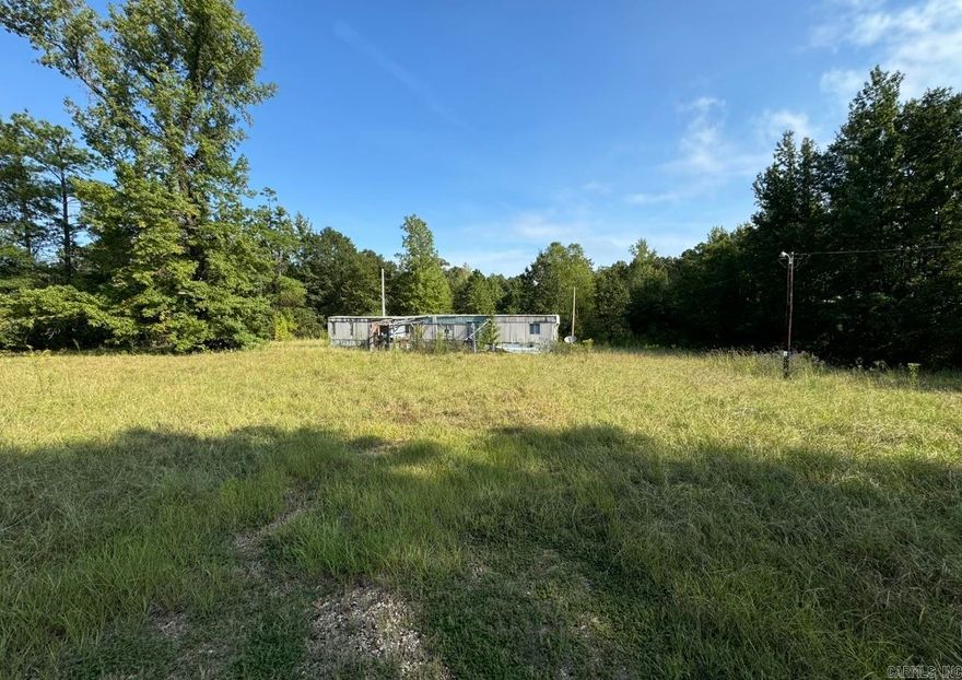 3 acre residential lot on the corner of Ganderville road and highway 293 in Monticello. There is a mobile home on the property that will convey. Unsure of the condition of the mobile home on the property.