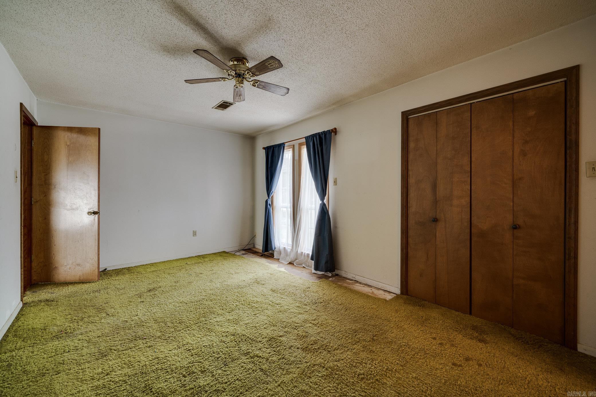 OLD MILL POND ROUND MOUNTAIN - Residential