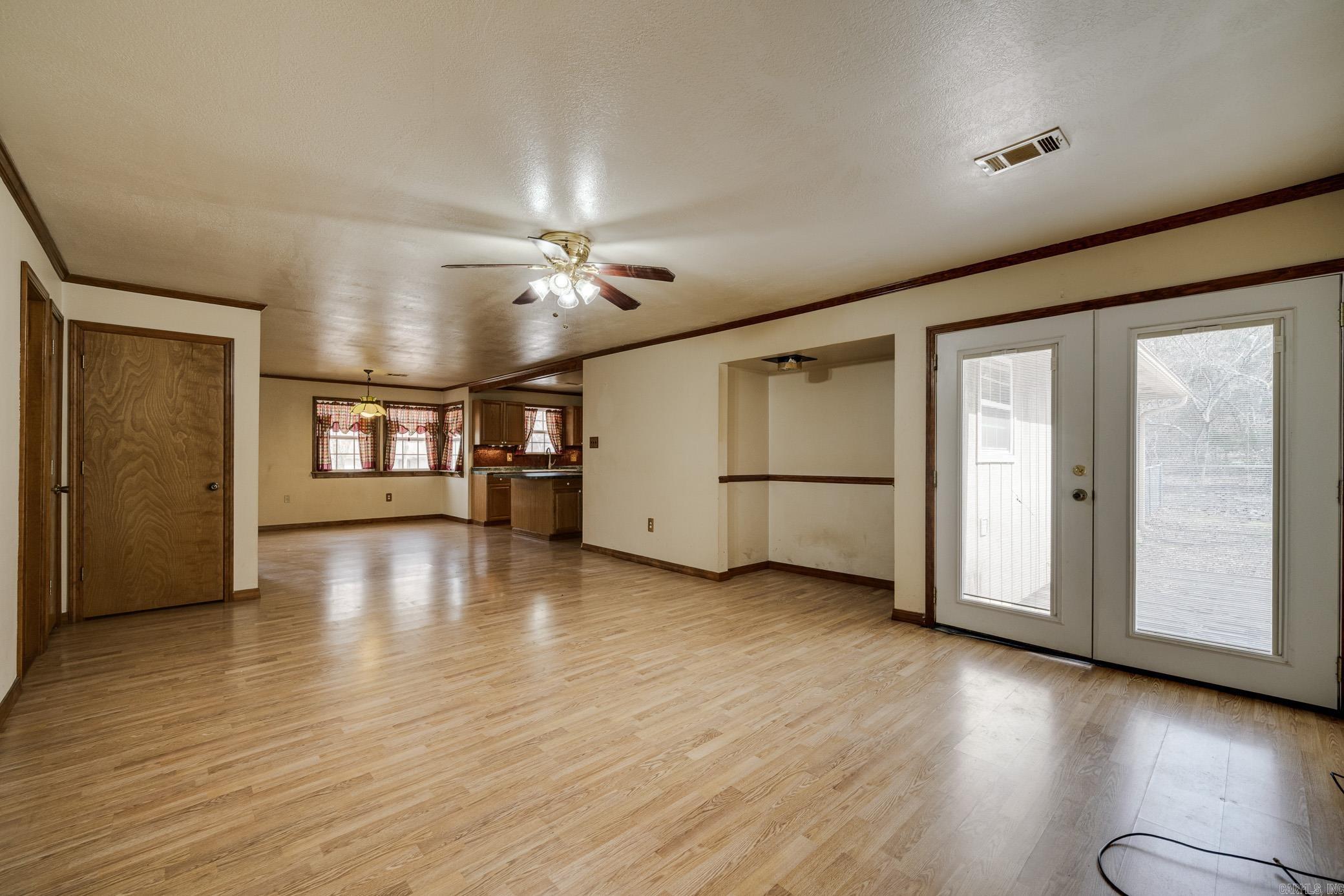 OLD MILL POND ROUND MOUNTAIN - Residential