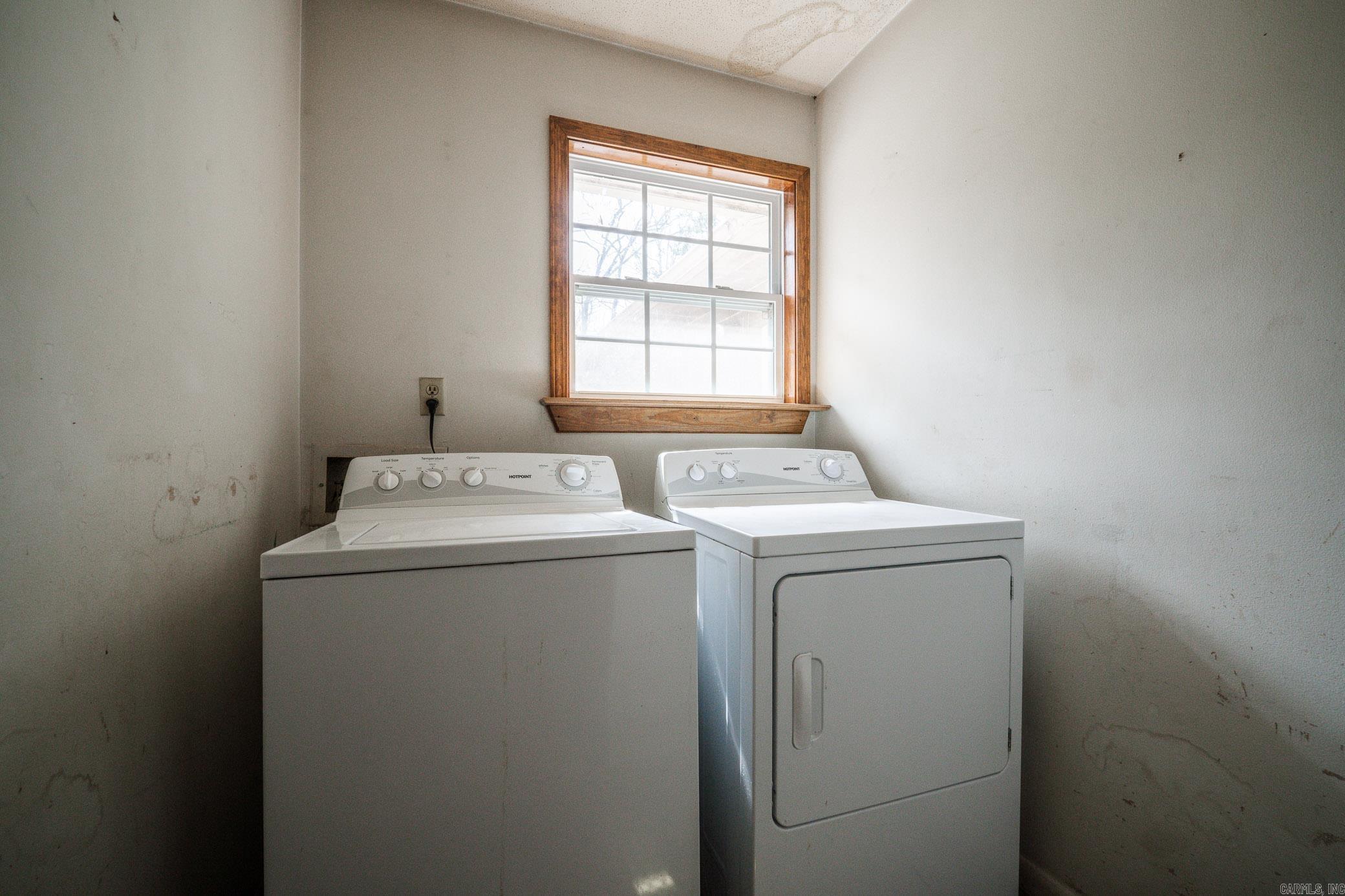 OLD MILL POND ROUND MOUNTAIN - Residential