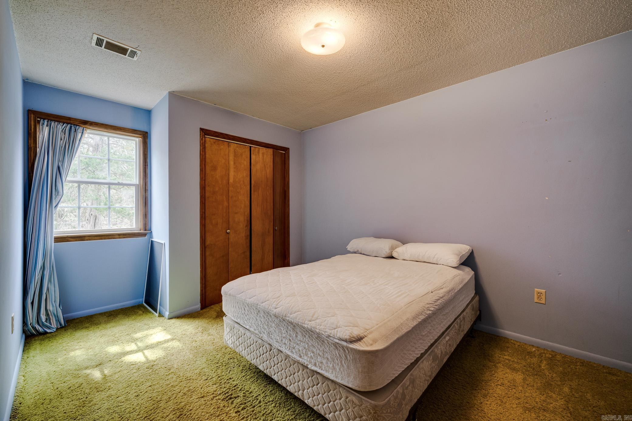 OLD MILL POND ROUND MOUNTAIN - Residential