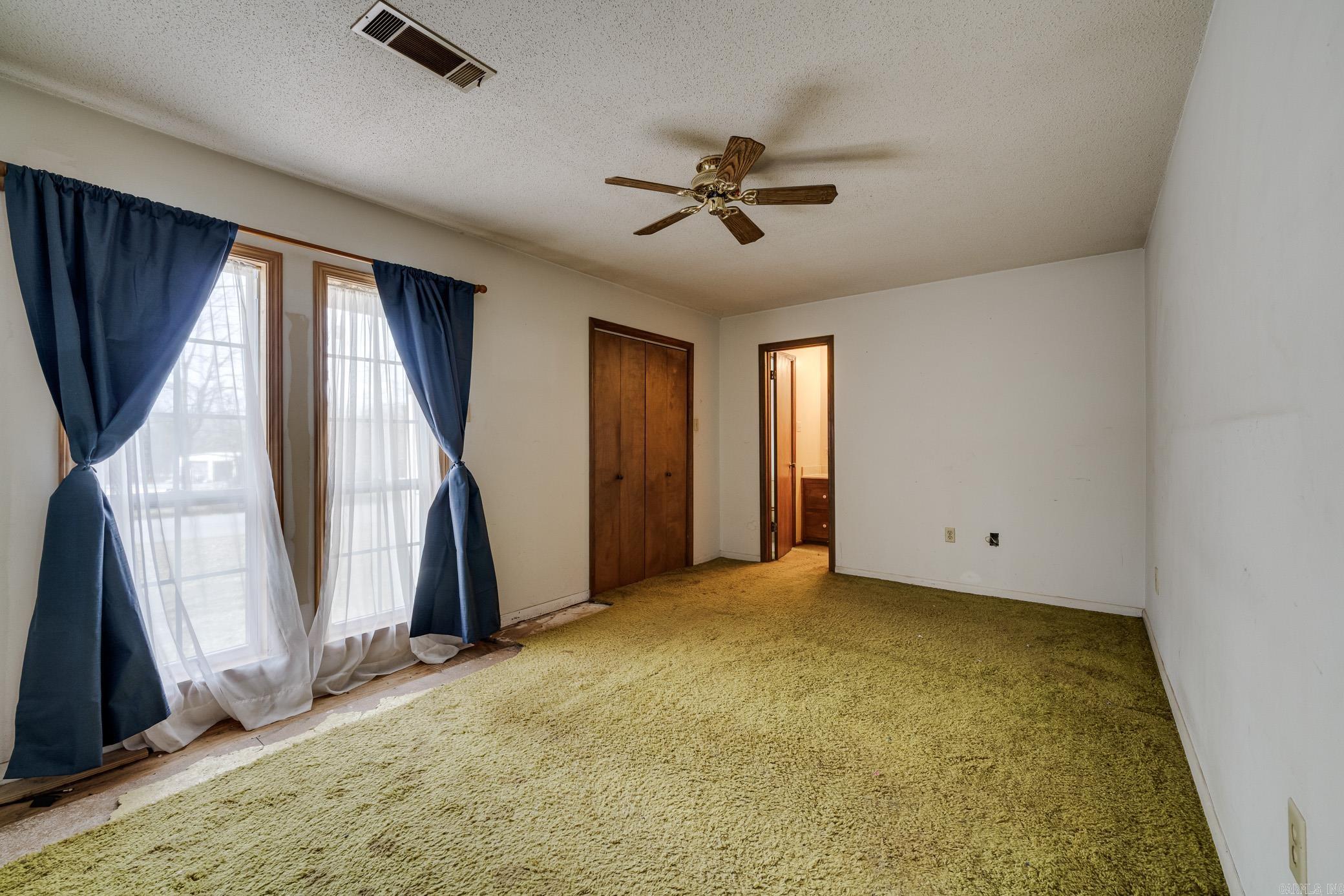 OLD MILL POND ROUND MOUNTAIN - Residential