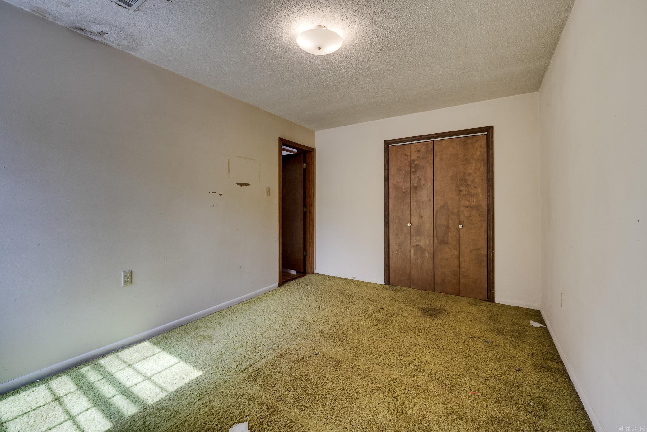 OLD MILL POND ROUND MOUNTAIN - Residential