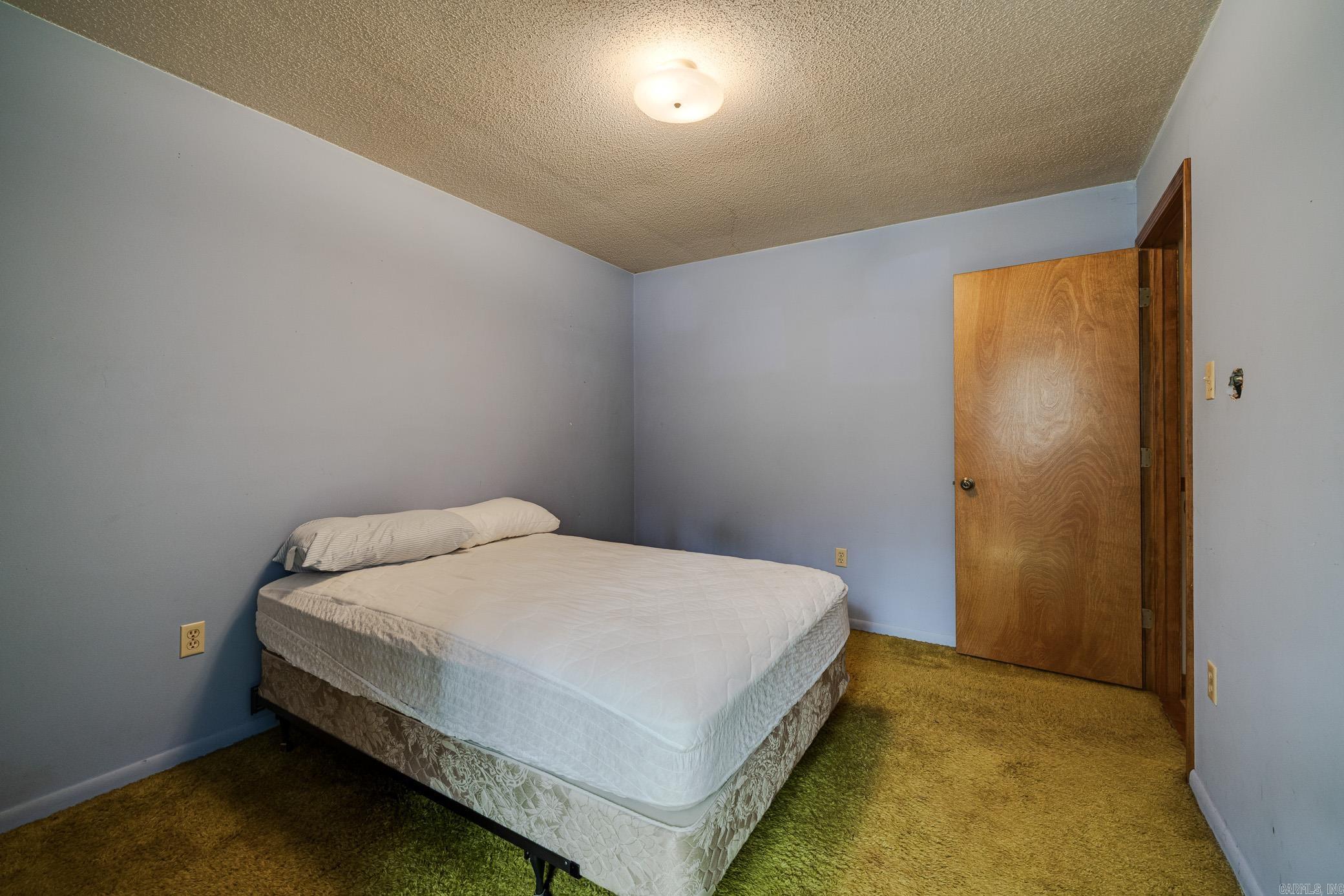 OLD MILL POND ROUND MOUNTAIN - Residential