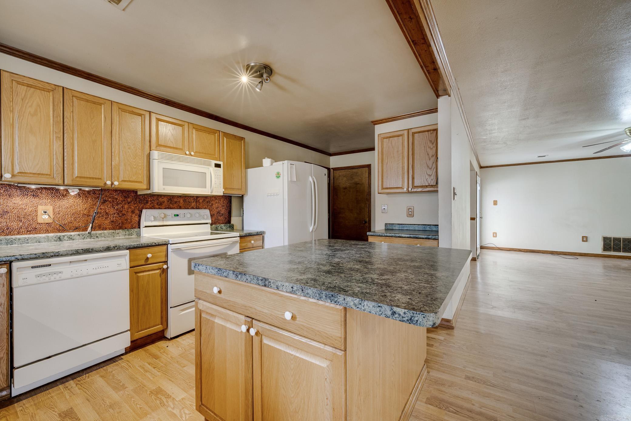 OLD MILL POND ROUND MOUNTAIN - Residential