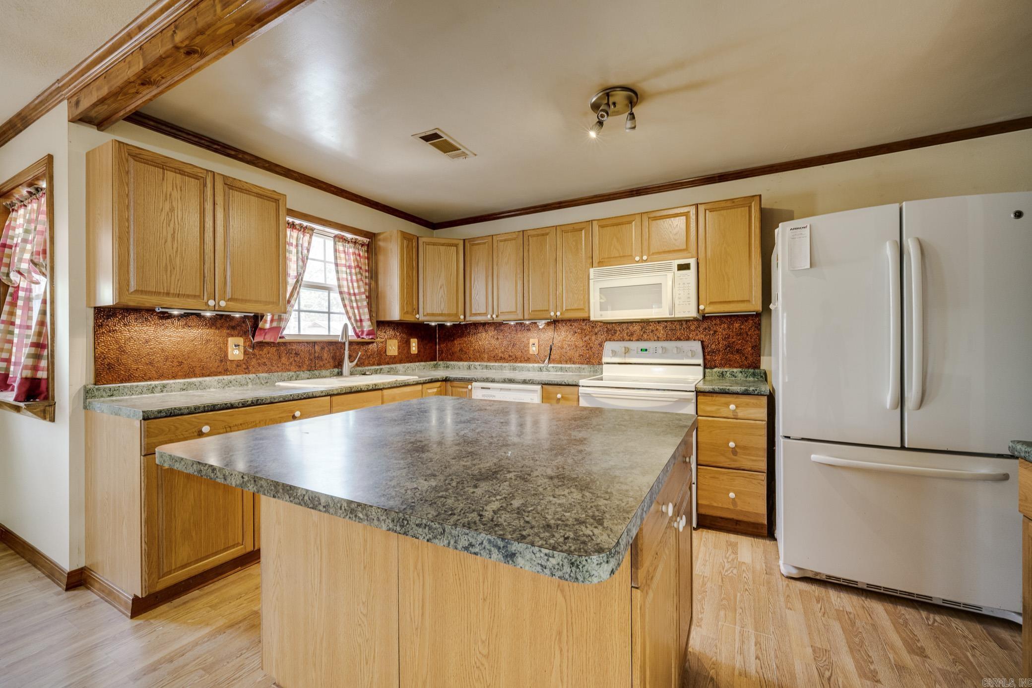 OLD MILL POND ROUND MOUNTAIN - Residential