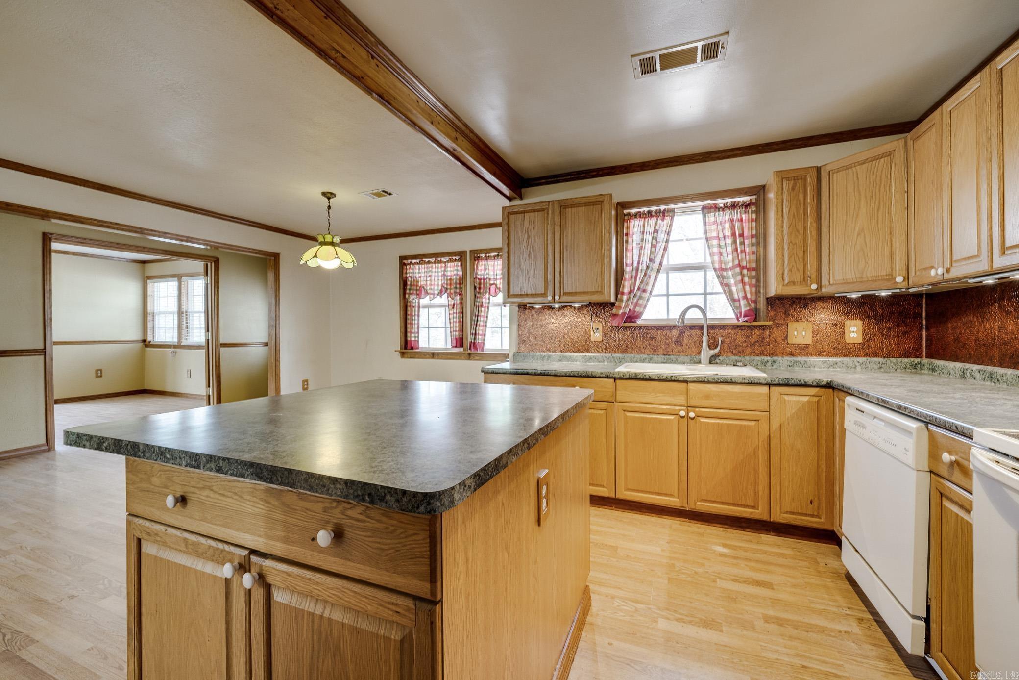 OLD MILL POND ROUND MOUNTAIN - Residential