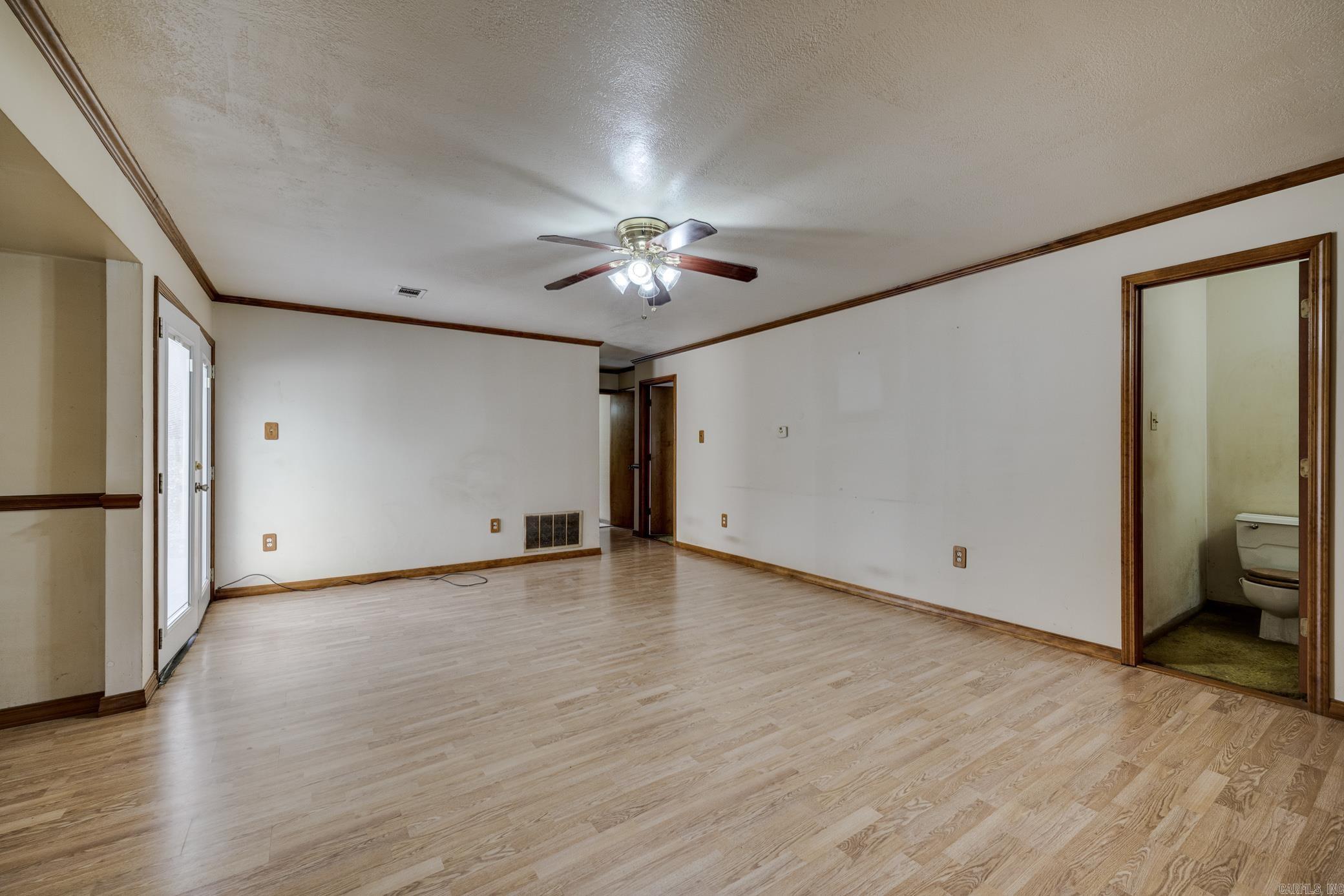 OLD MILL POND ROUND MOUNTAIN - Residential