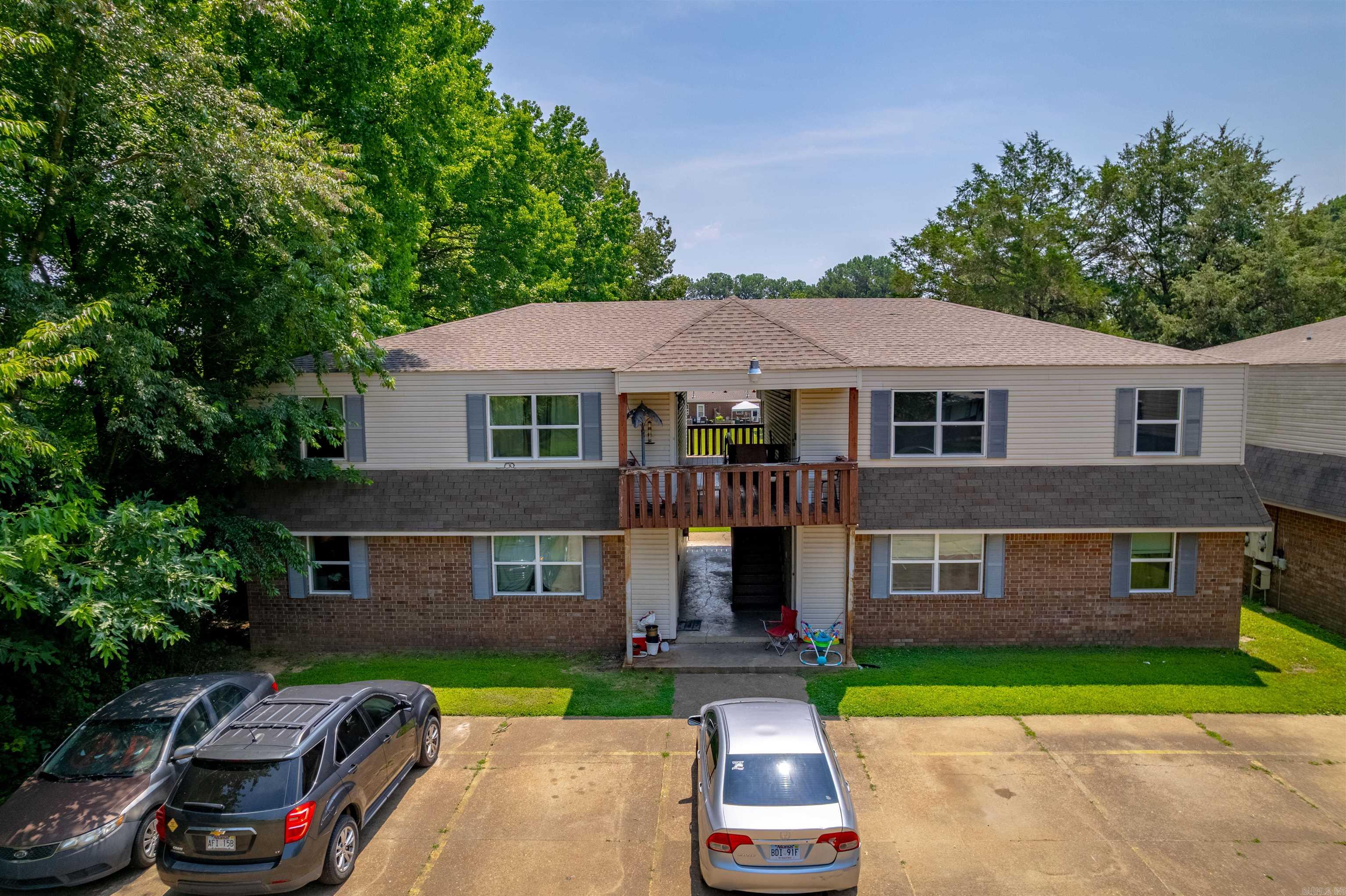 Brick Real Estate is pleased to bring this remodeled apartment complex to the market in Searcy, AR. 42 Stoneybrook is made up of 8 two bedroom, one and a half bath units providing ample space for all residents. These apartments have undergone significant renovations including new windows, new LVP flooring, new paint, stainless steel appliances, and much more in select units. This is an excellent offering for an opportunistic buyer to have stable, in place cash flow while increasing rents periodically to market rate. Please reach out for more information or to schedule a tour.